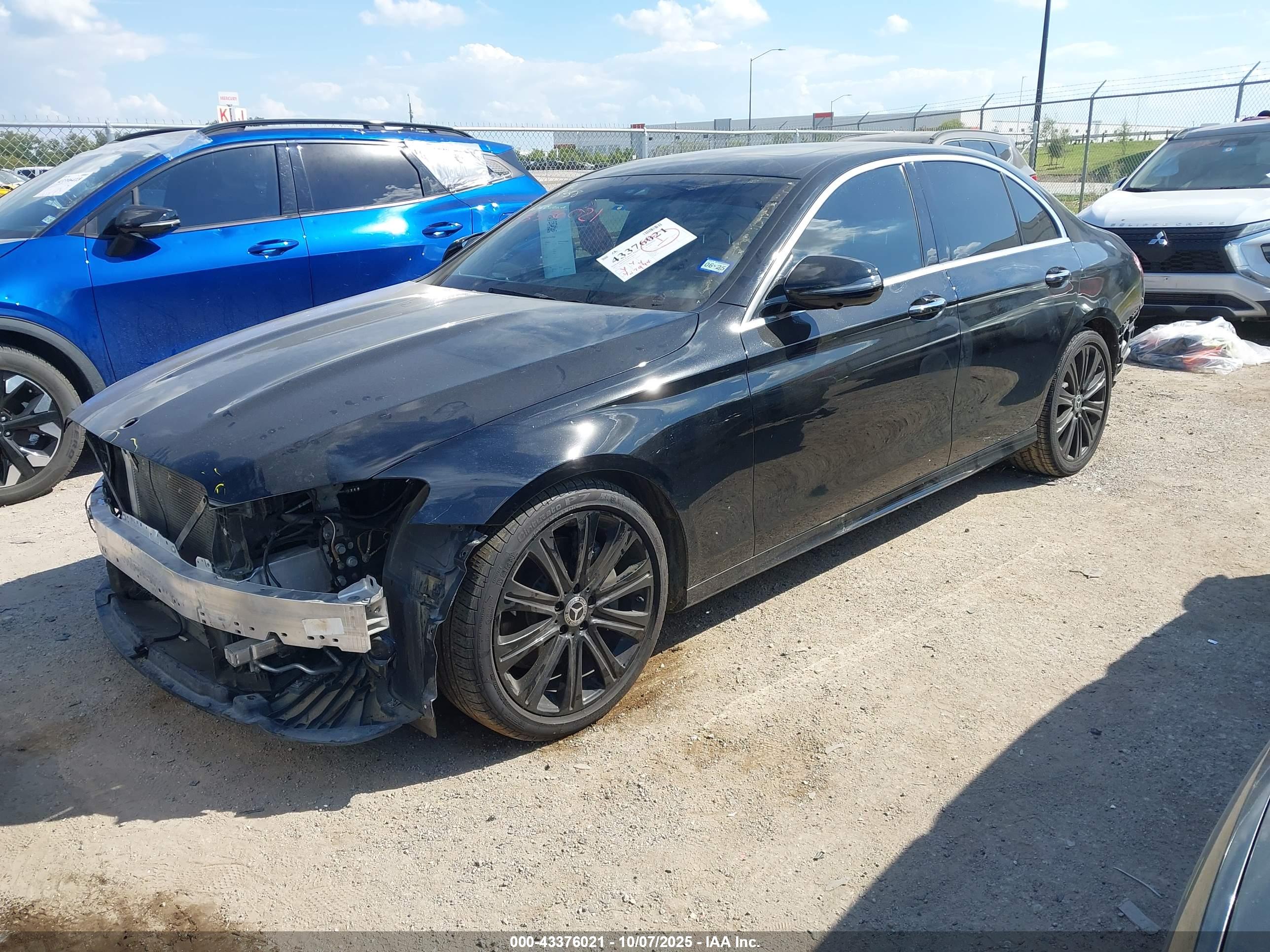 MERCEDES-BENZ E image 2