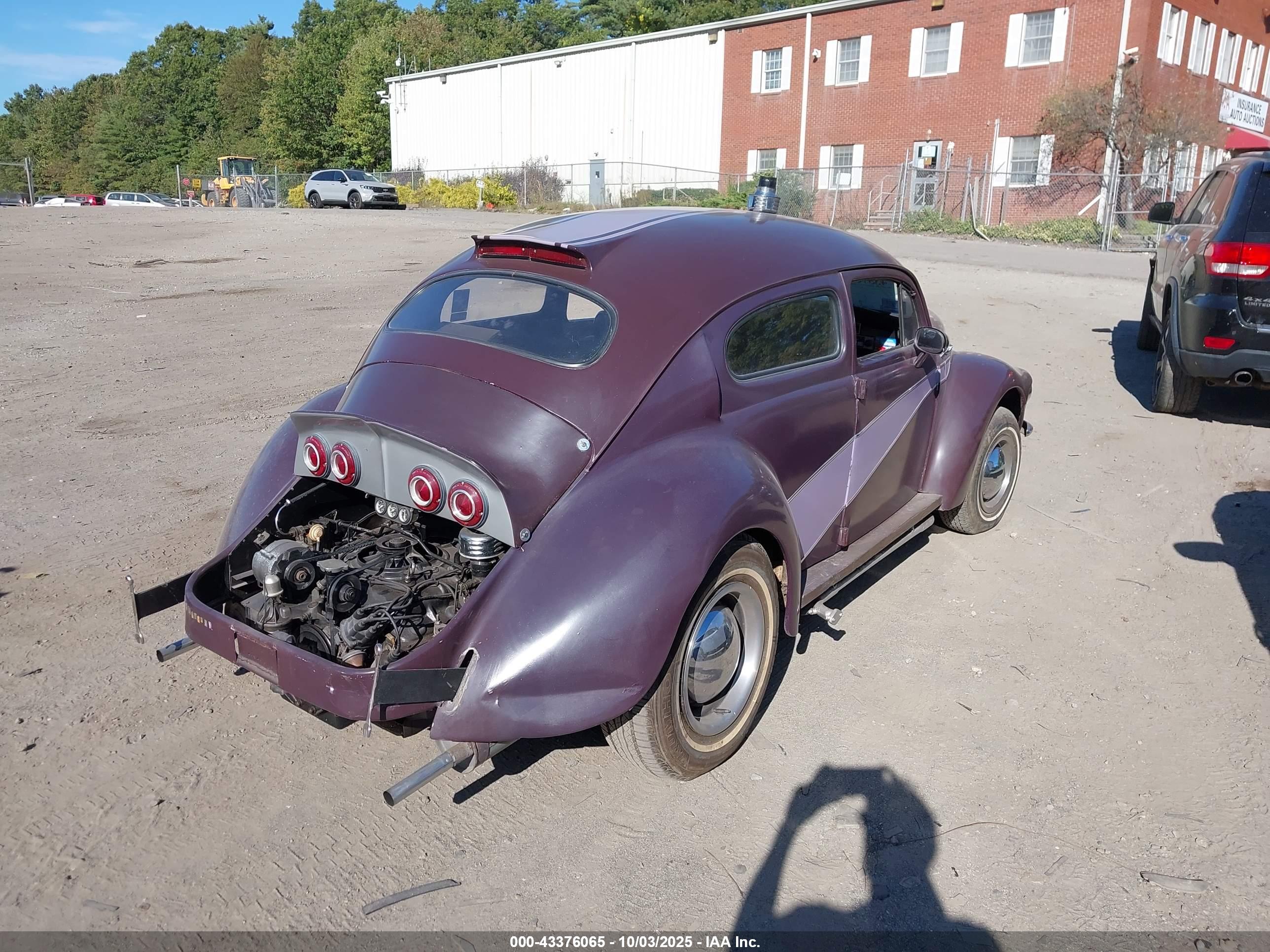 VOLKSWAGEN BEETLE image 4