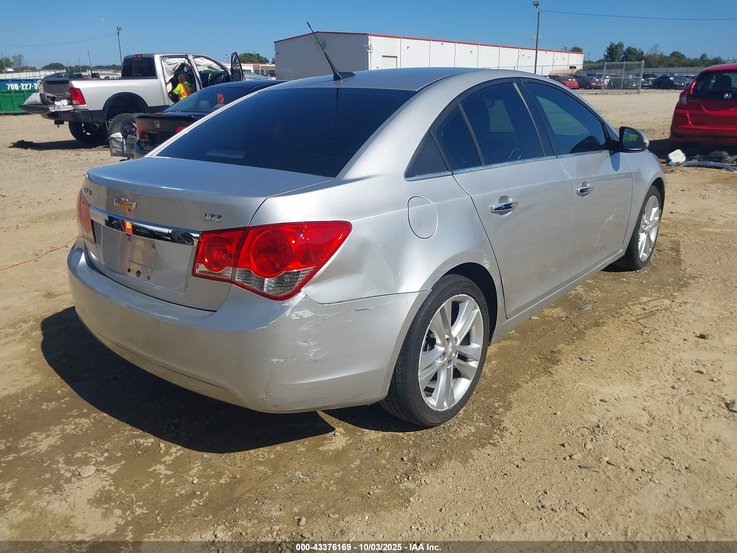 CHEVROLET CRUZE image 4
