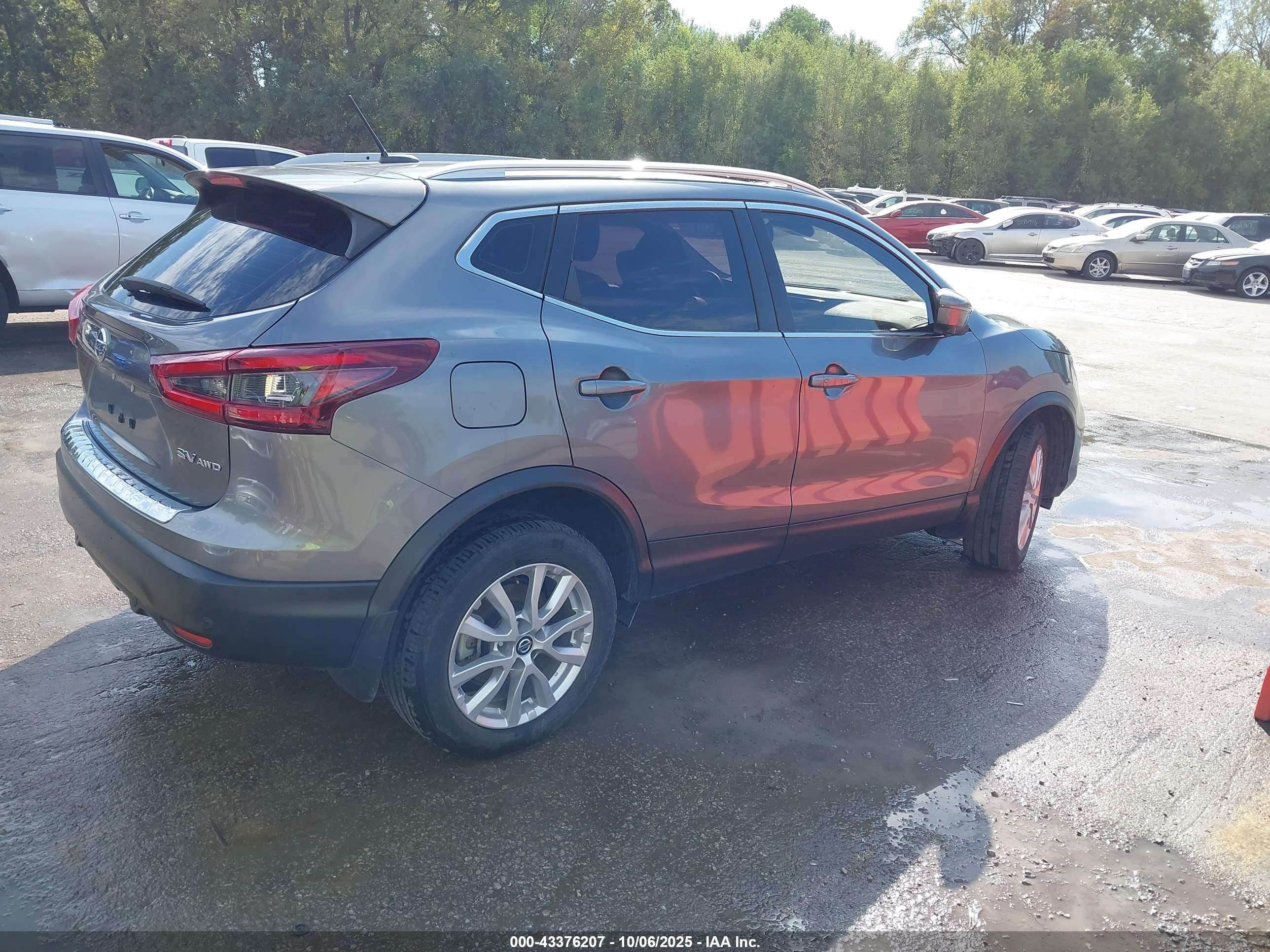 NISSAN ROGUE image 4