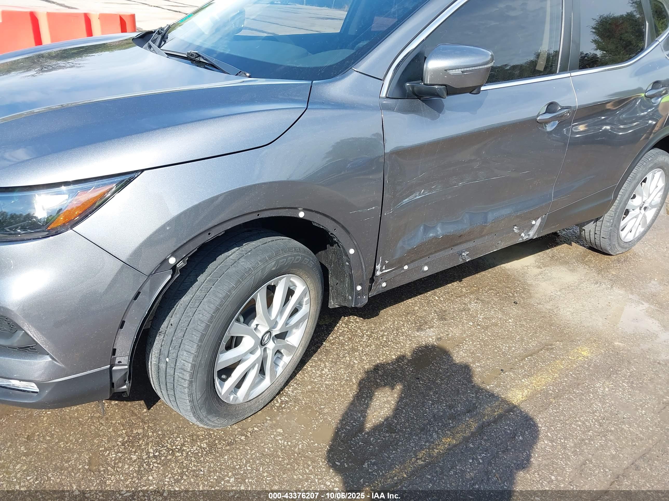 NISSAN ROGUE image 6