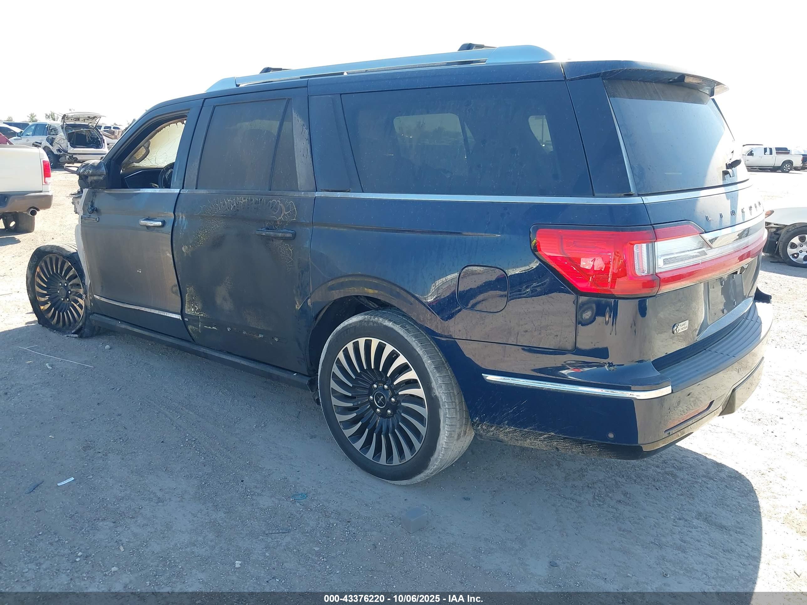 LINCOLN NAVIGATOR image 3