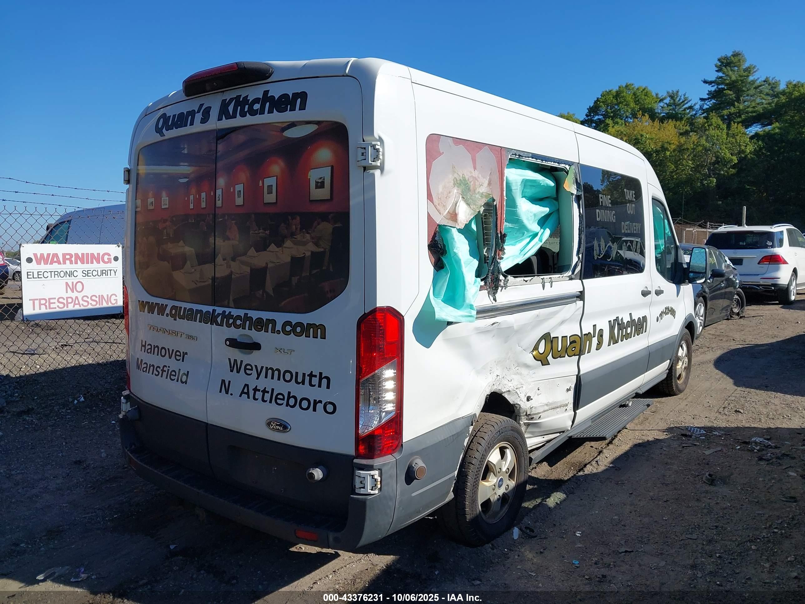 FORD TRANSIT-350 image 4