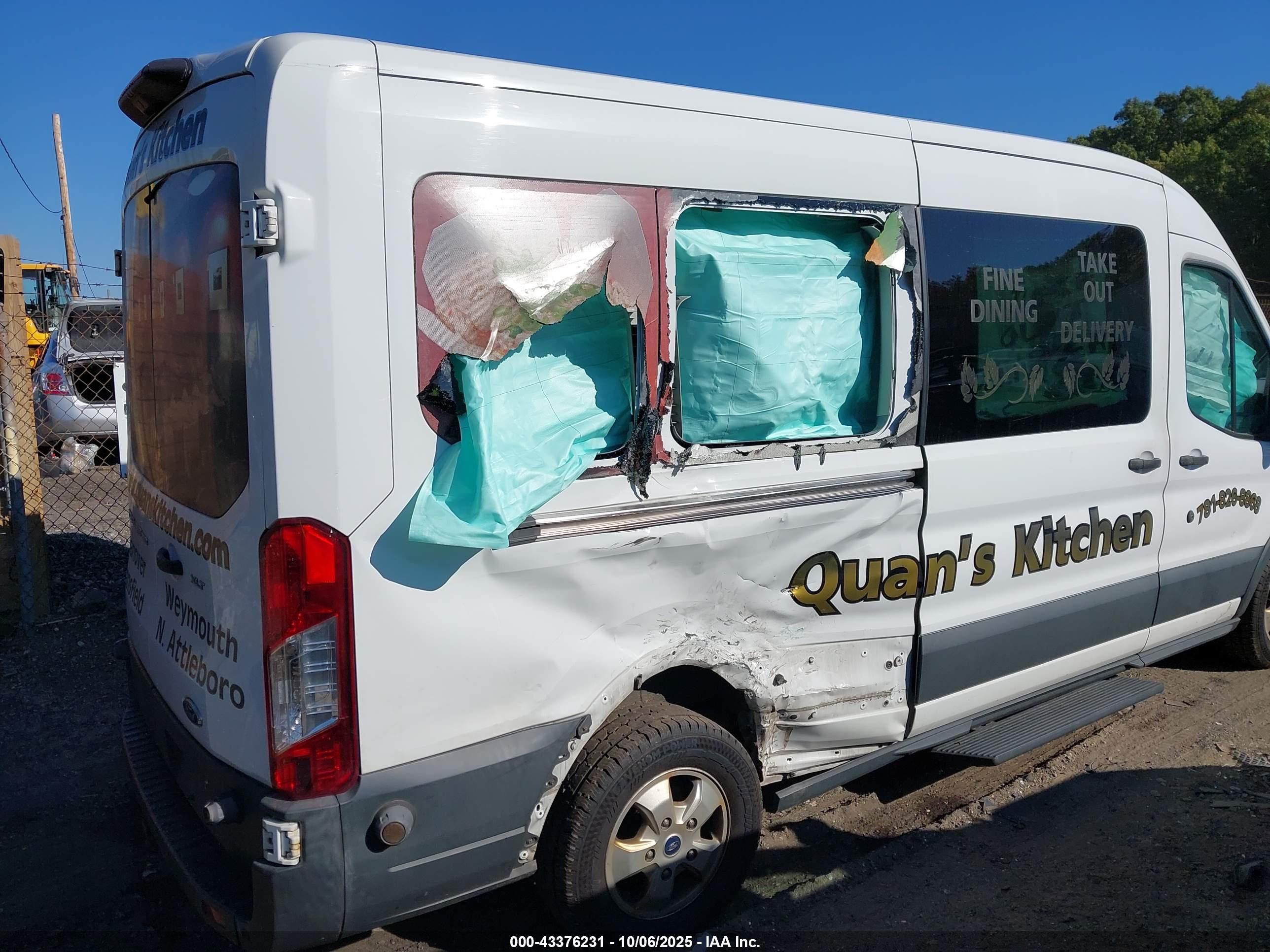 FORD TRANSIT-350 image 6