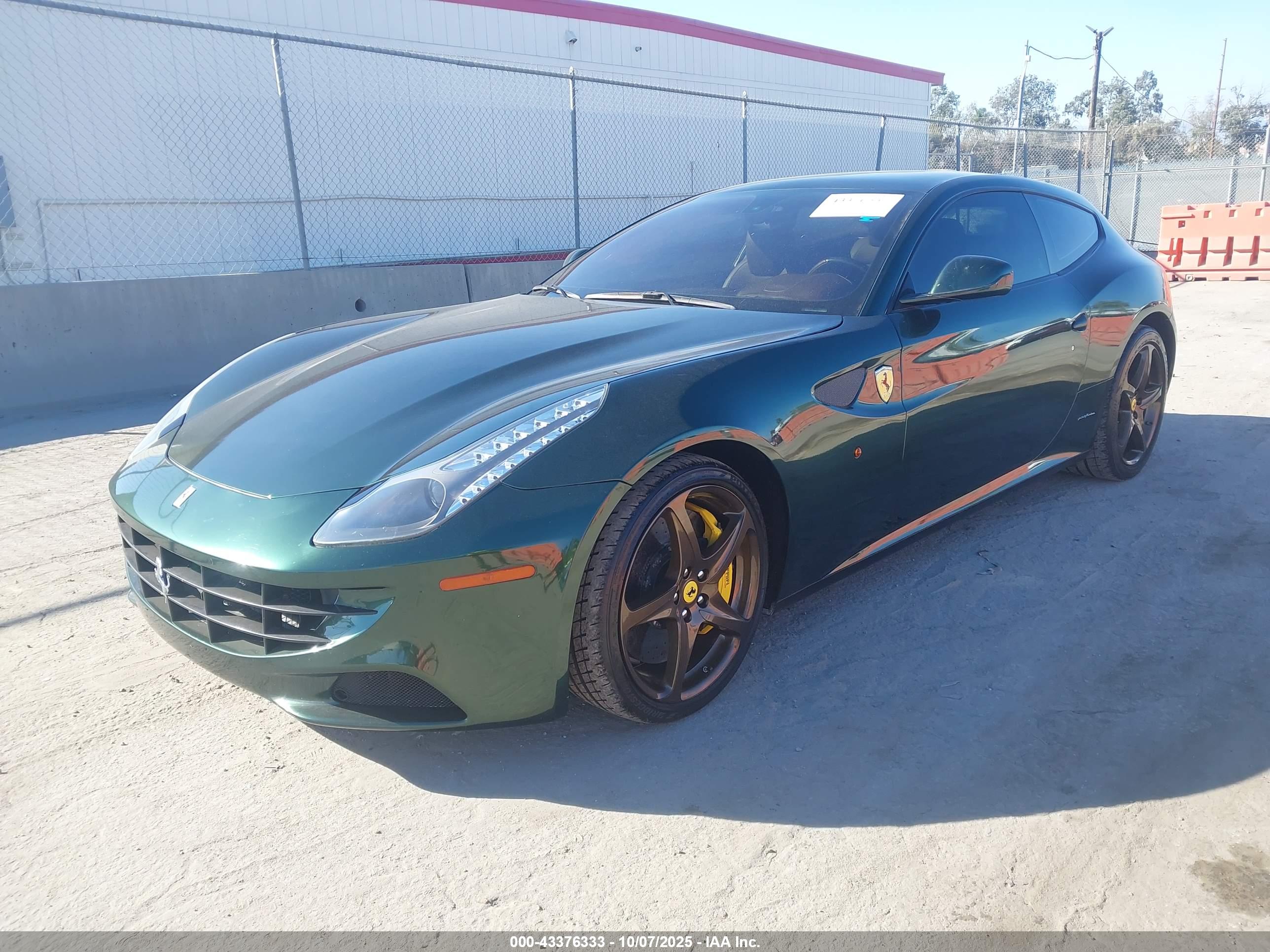 FERRARI FF image 2