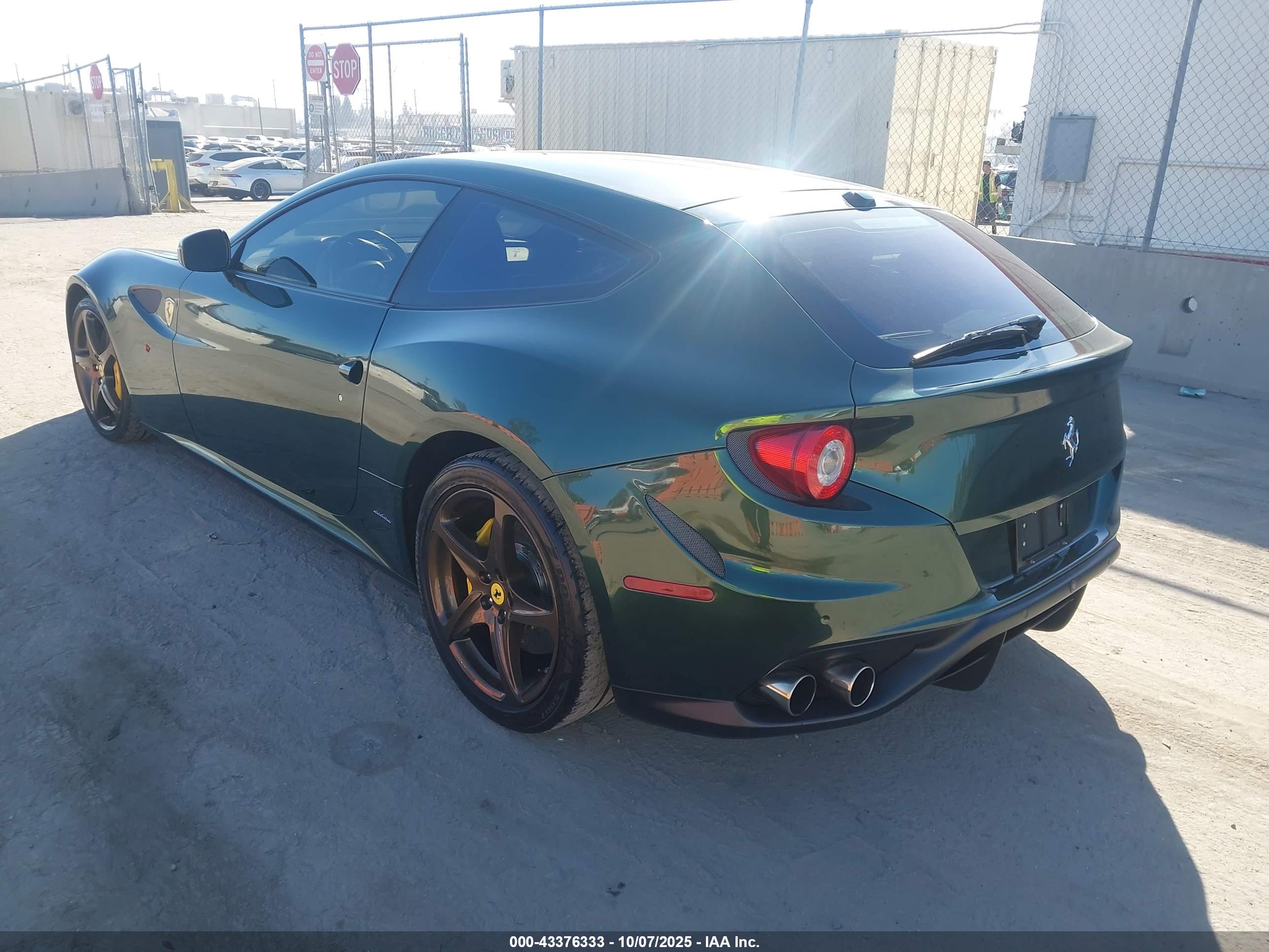FERRARI FF image 3