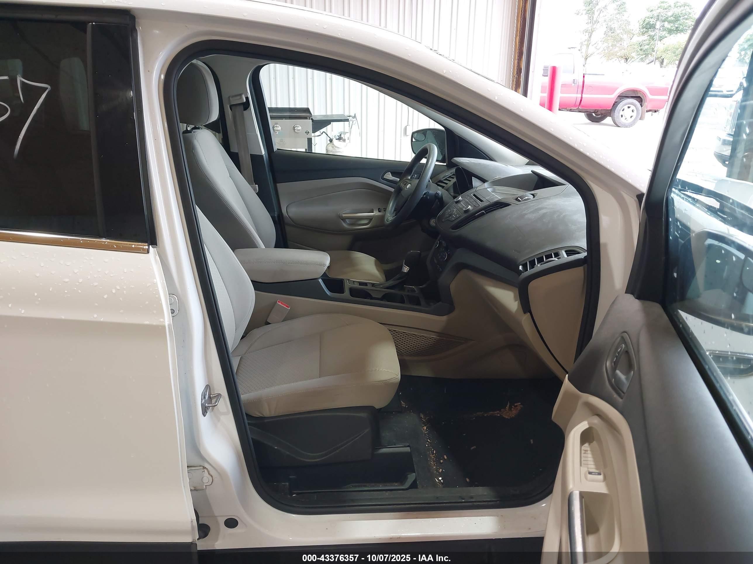 FORD ESCAPE image 5