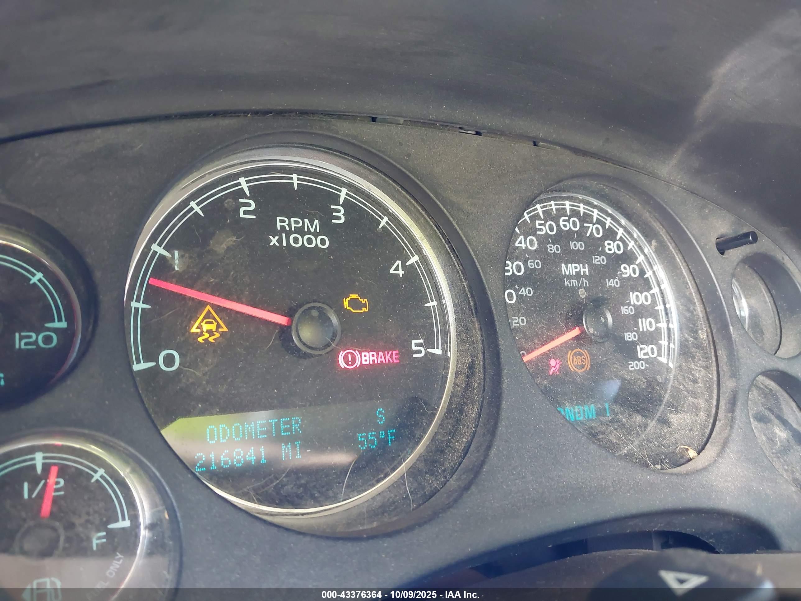 CHEVROLET SILVERADO image 6