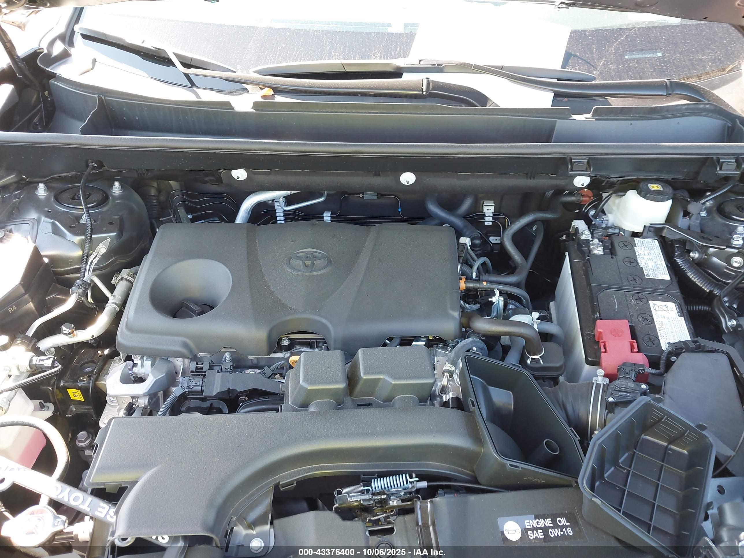 TOYOTA RAV4 image 10