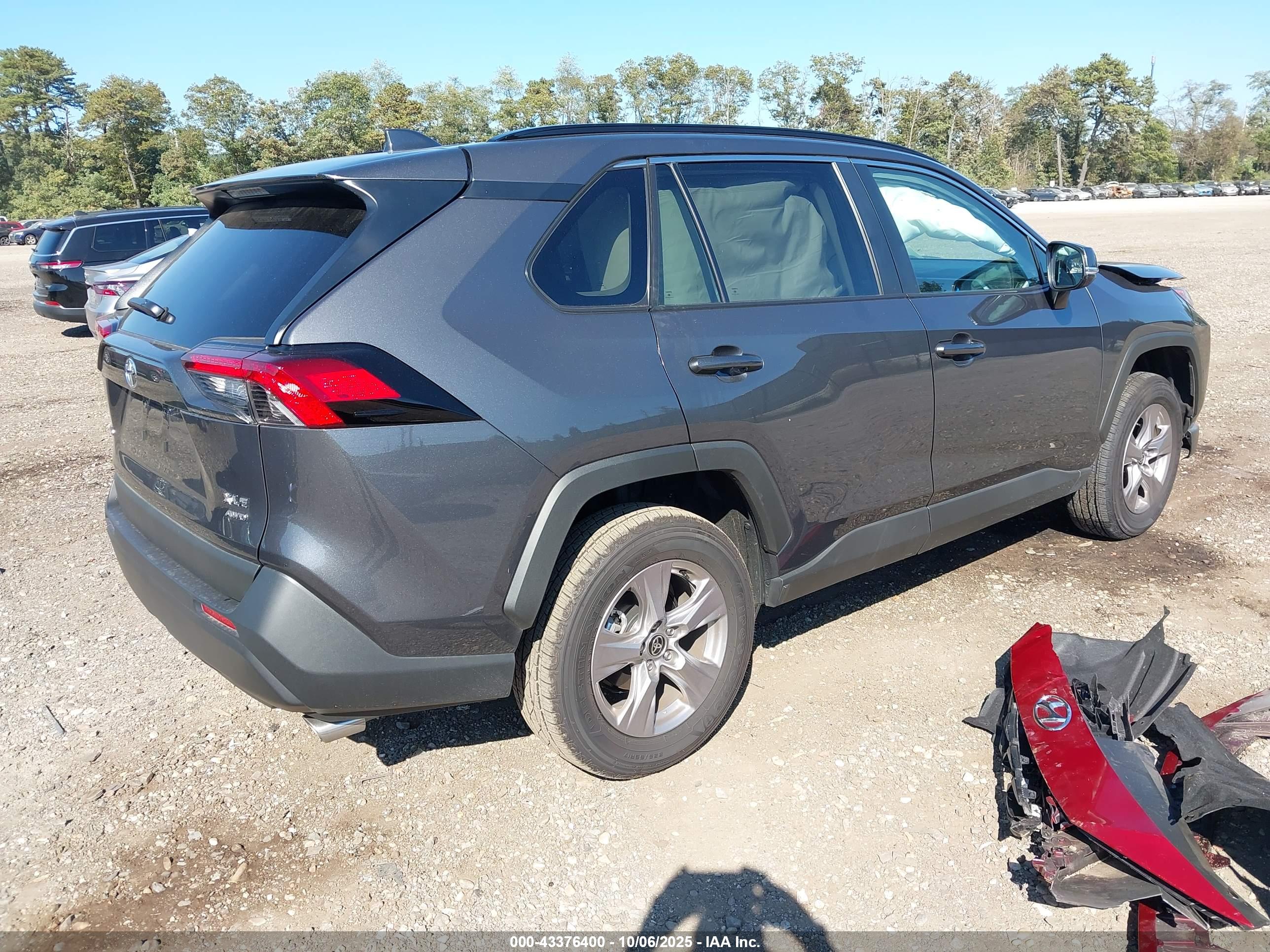 TOYOTA RAV4 image 4