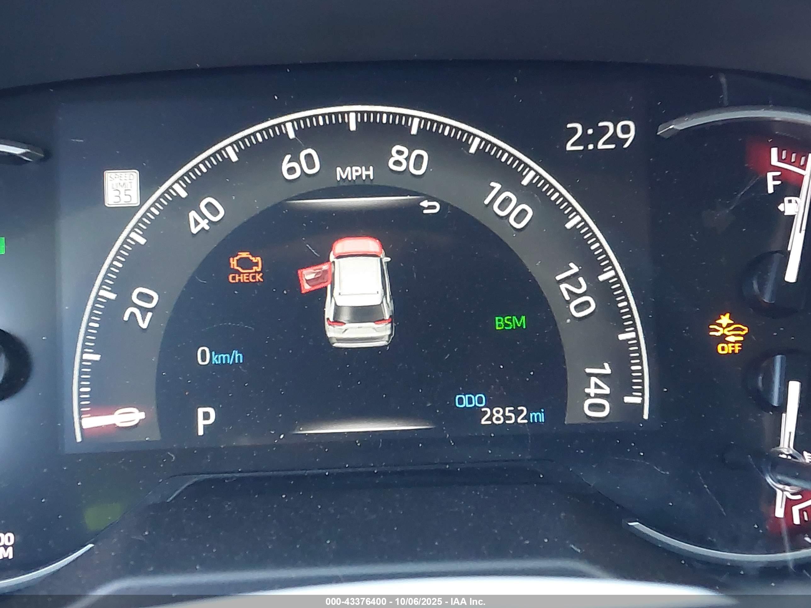 TOYOTA RAV4 image 7