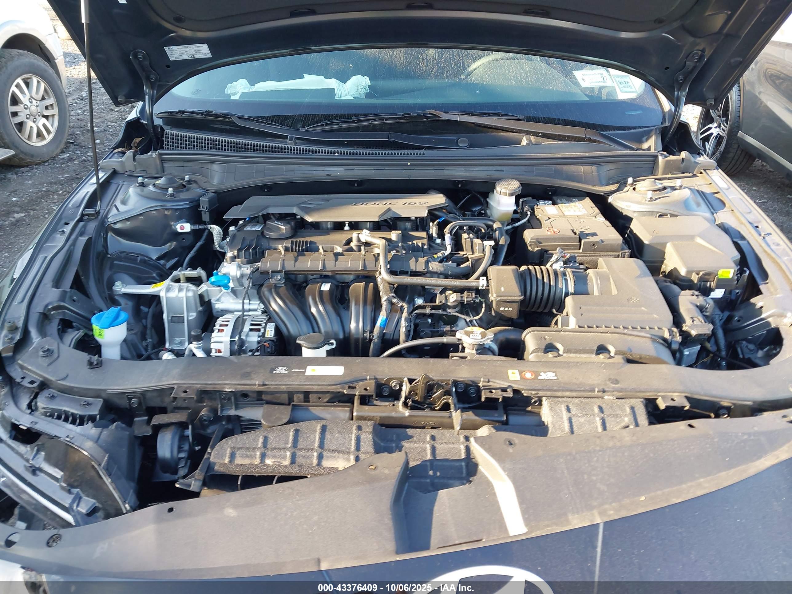 HYUNDAI ELANTRA image 10