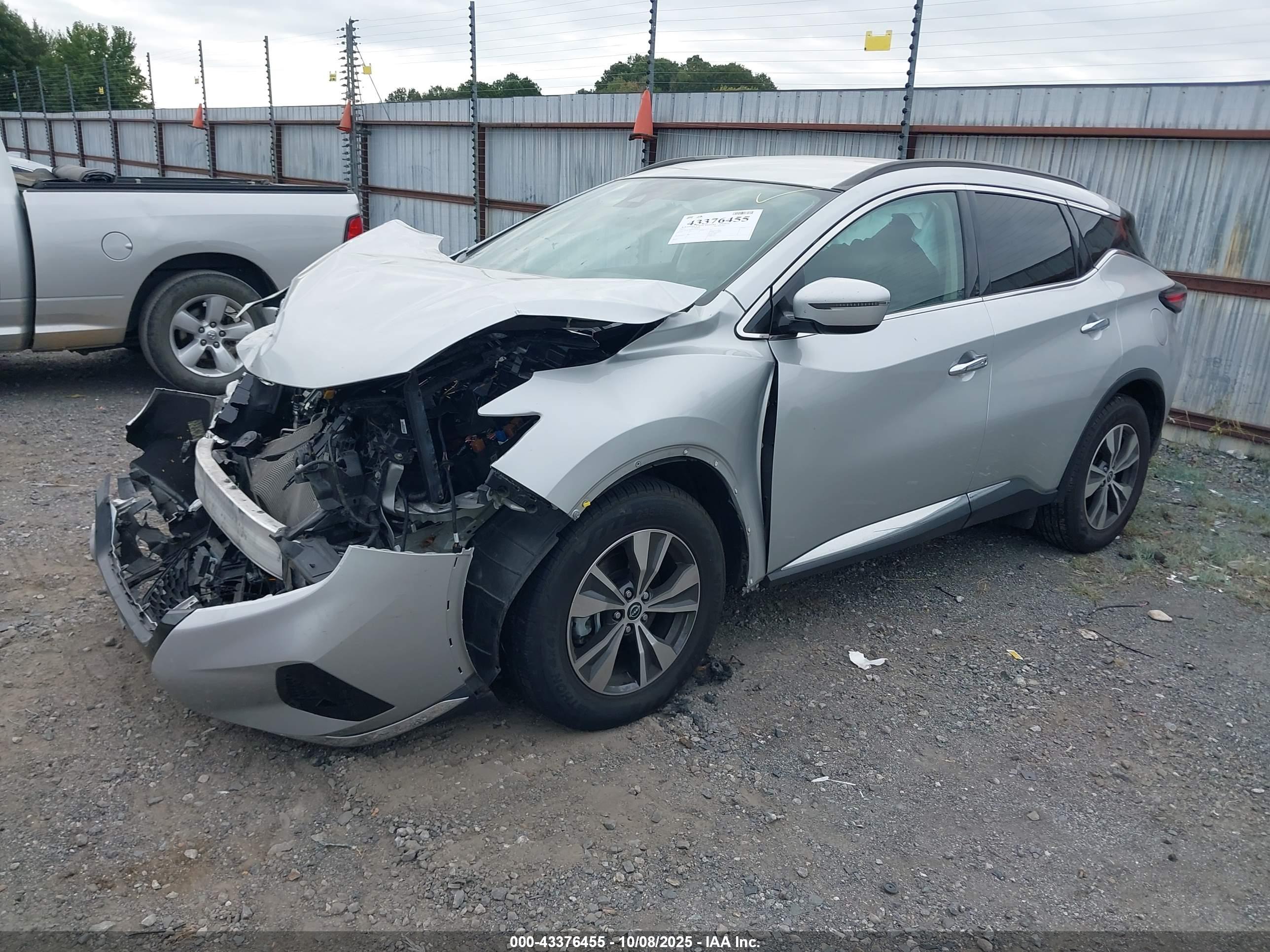 NISSAN MURANO image 2