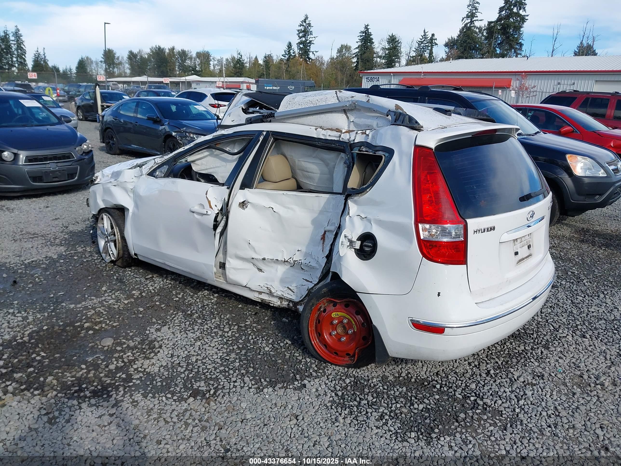 HYUNDAI ELANTRA image 3
