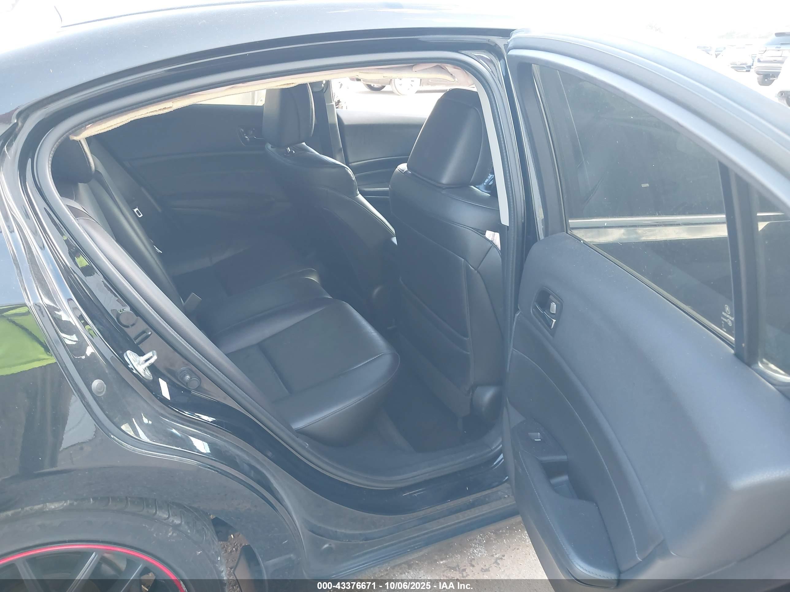 ACURA ILX image 8