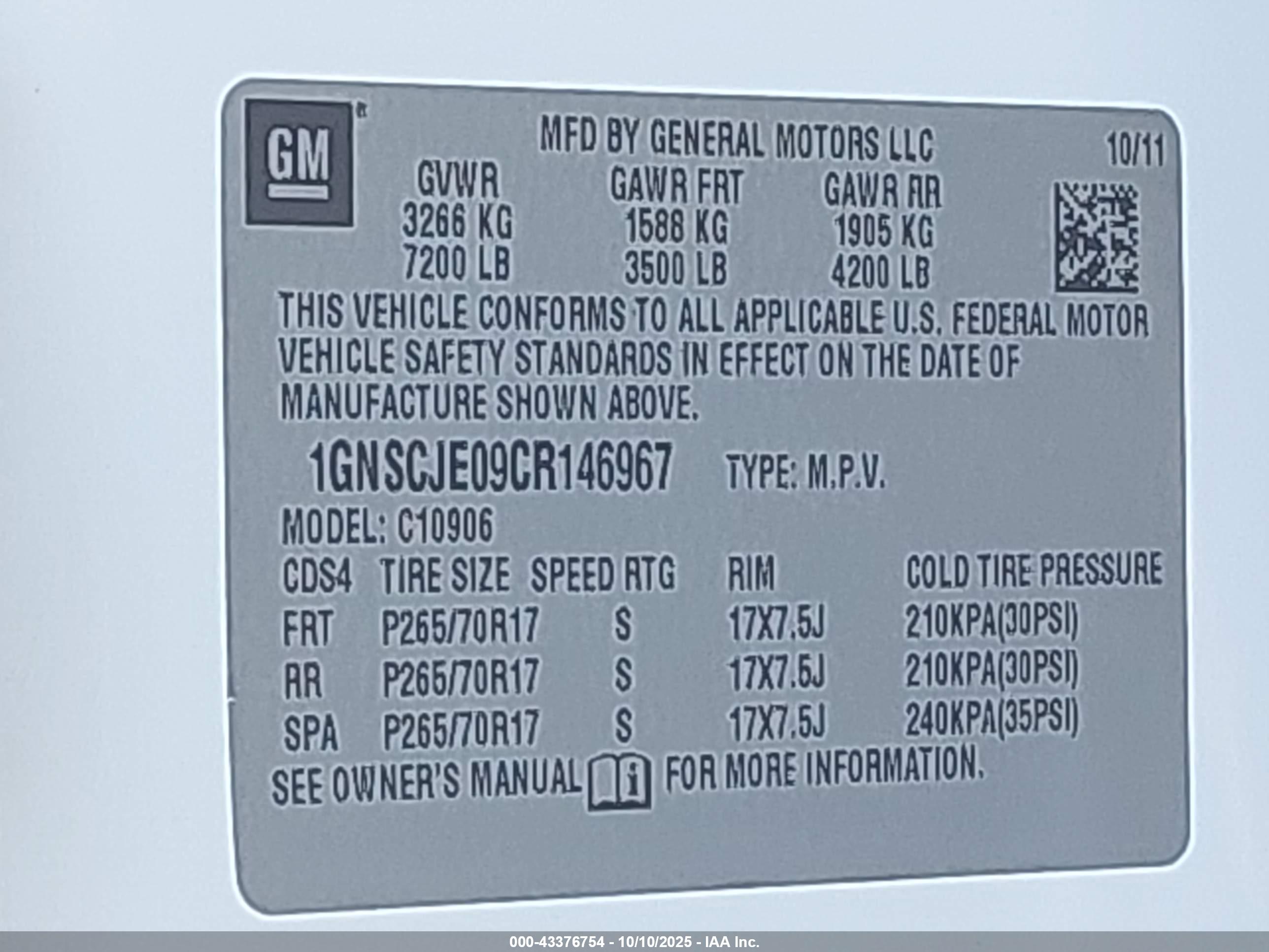 CHEVROLET SUBURBAN image 9