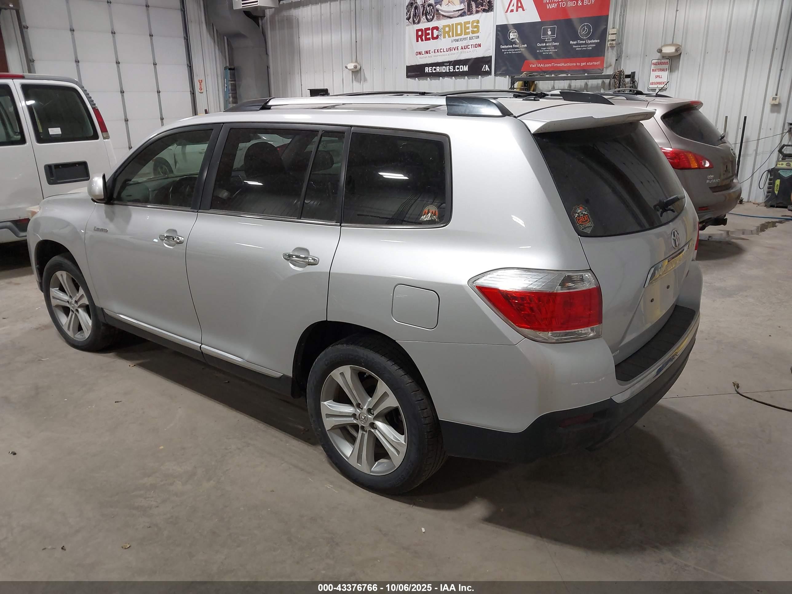 TOYOTA HIGHLANDER image 3