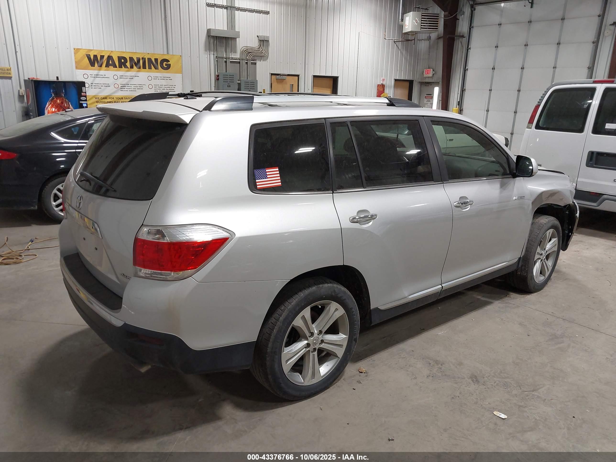 TOYOTA HIGHLANDER image 4