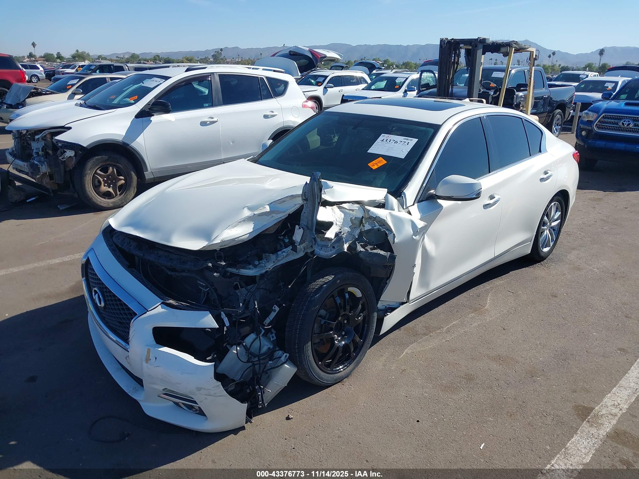 INFINITI Q50 image 2