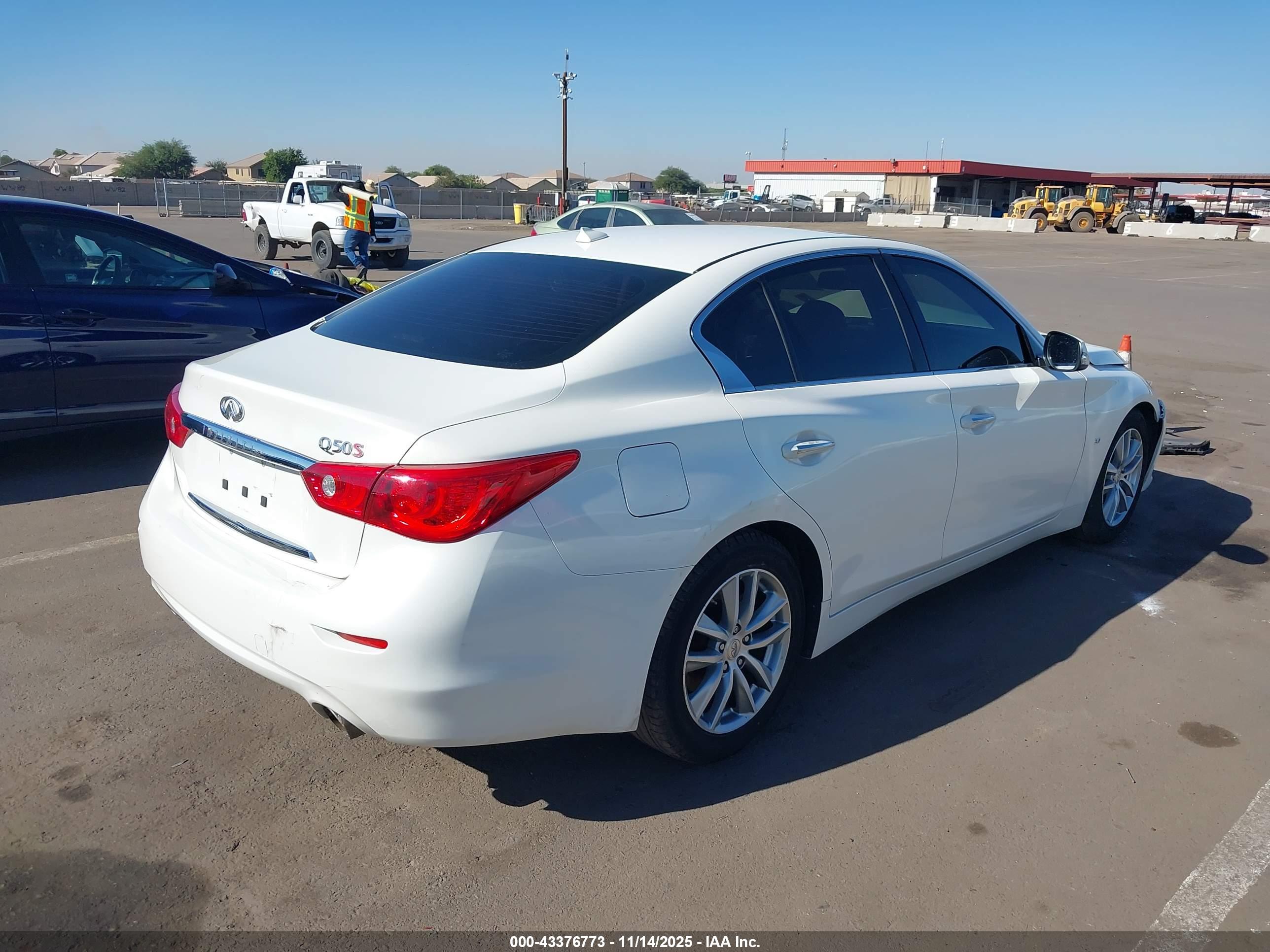 INFINITI Q50 image 4