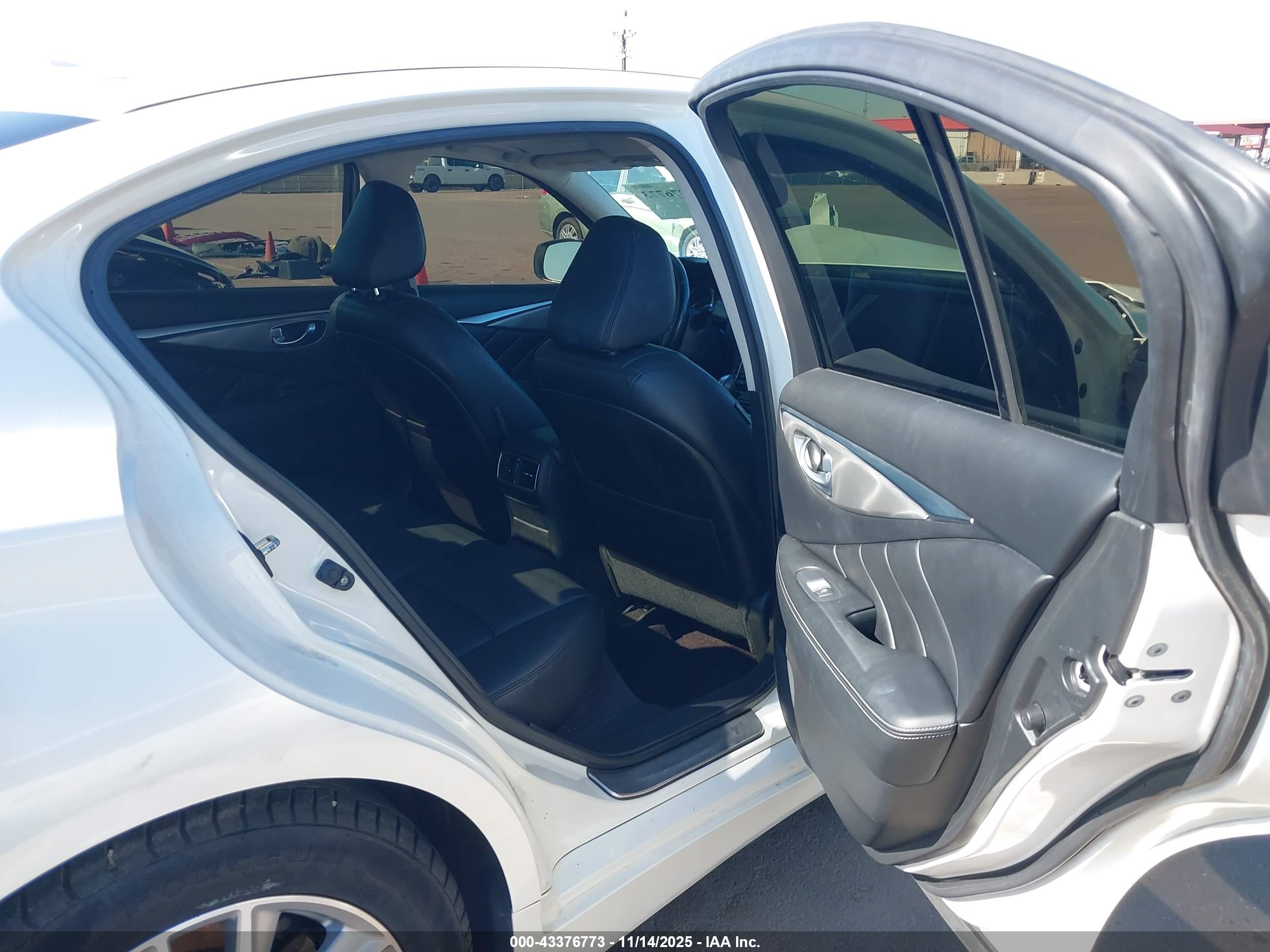 INFINITI Q50 image 8
