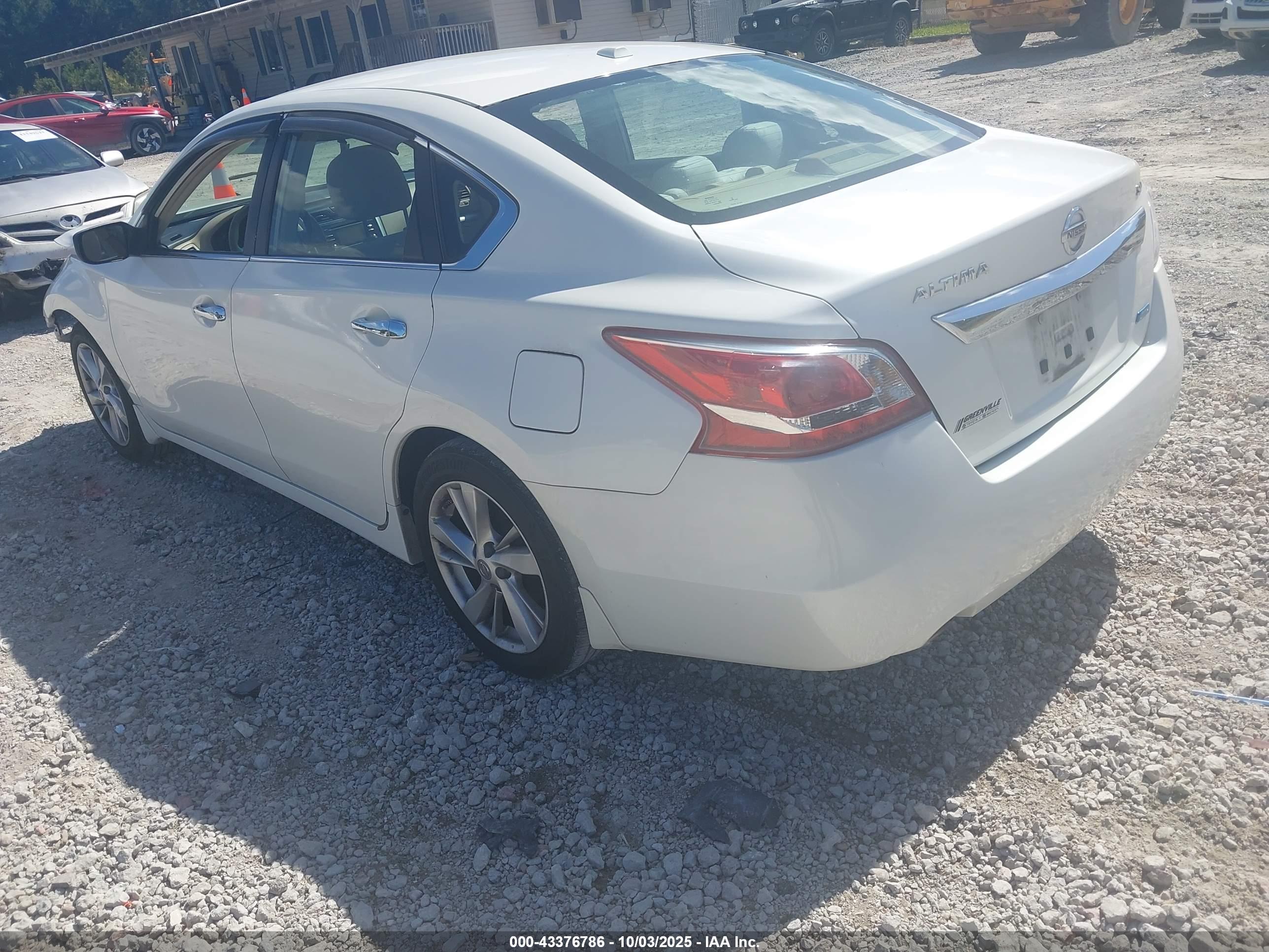NISSAN ALTIMA image 3