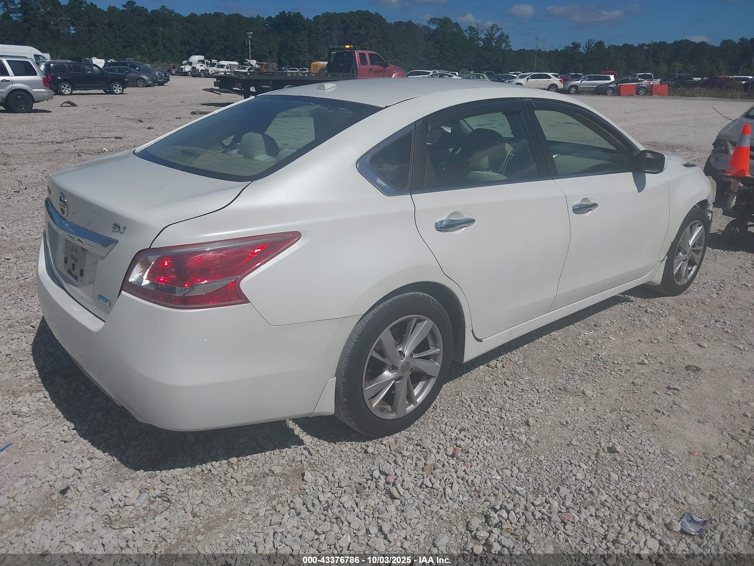 NISSAN ALTIMA image 4