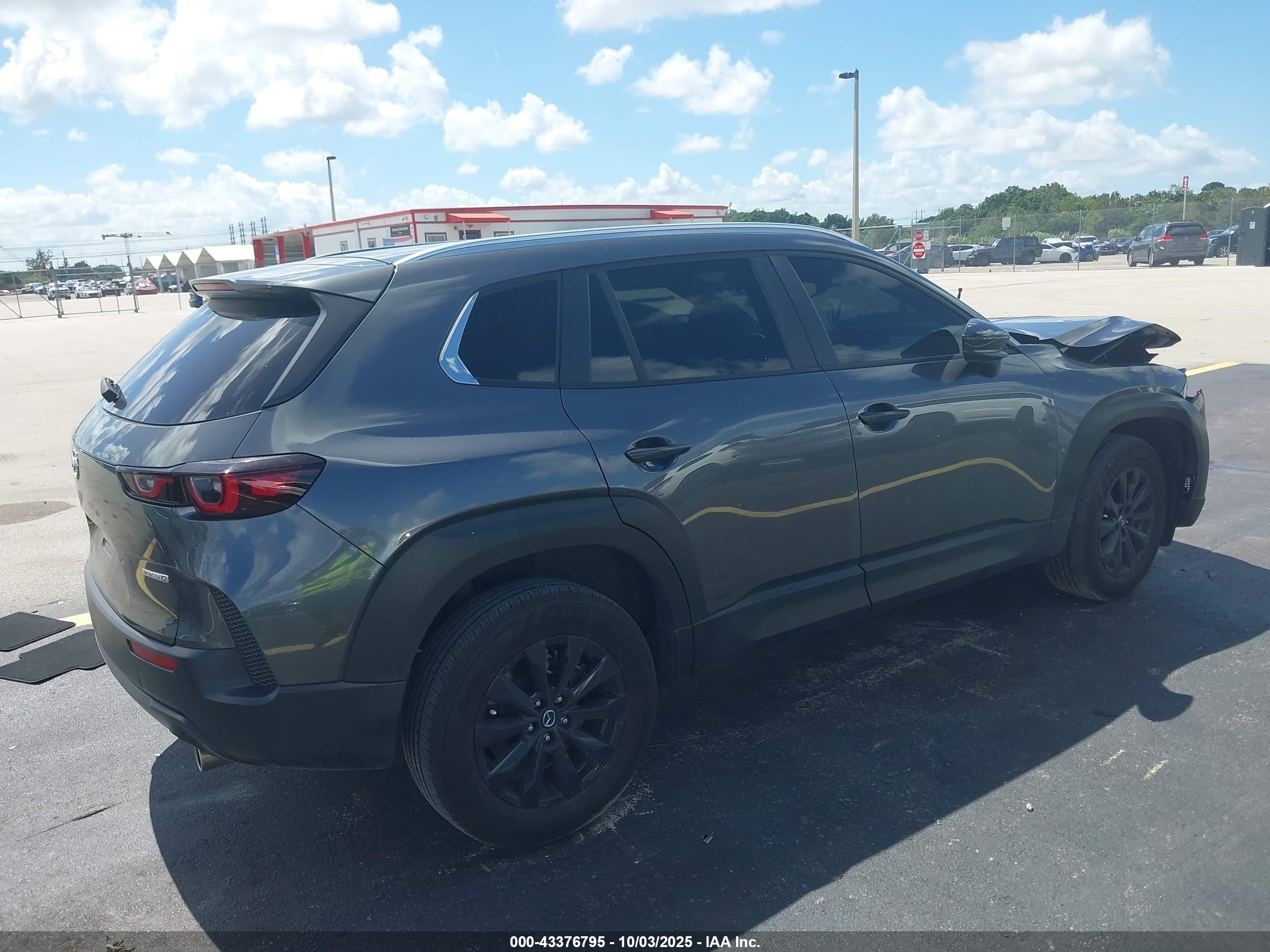 MAZDA CX-50 image 4