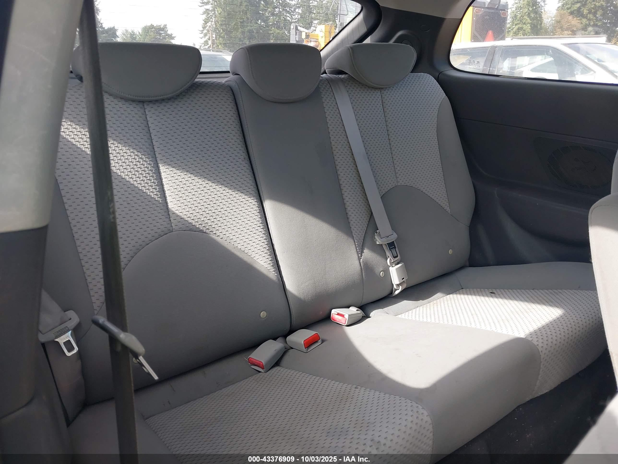 HYUNDAI ACCENT image 8