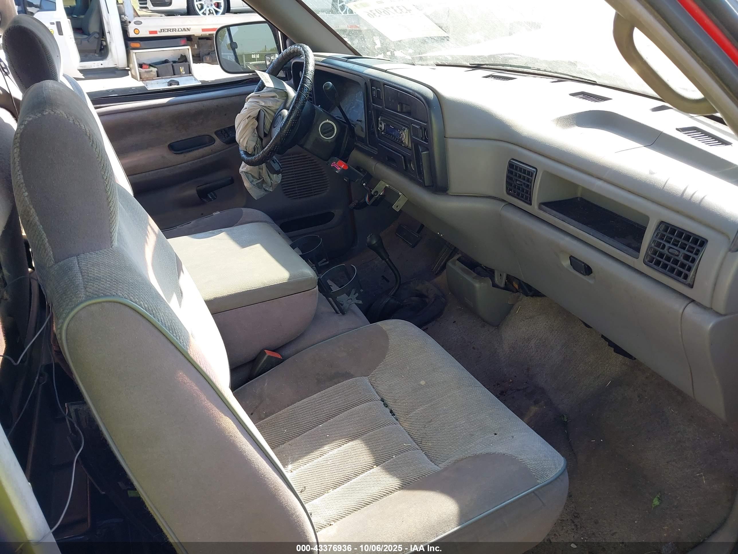 DODGE RAM image 5