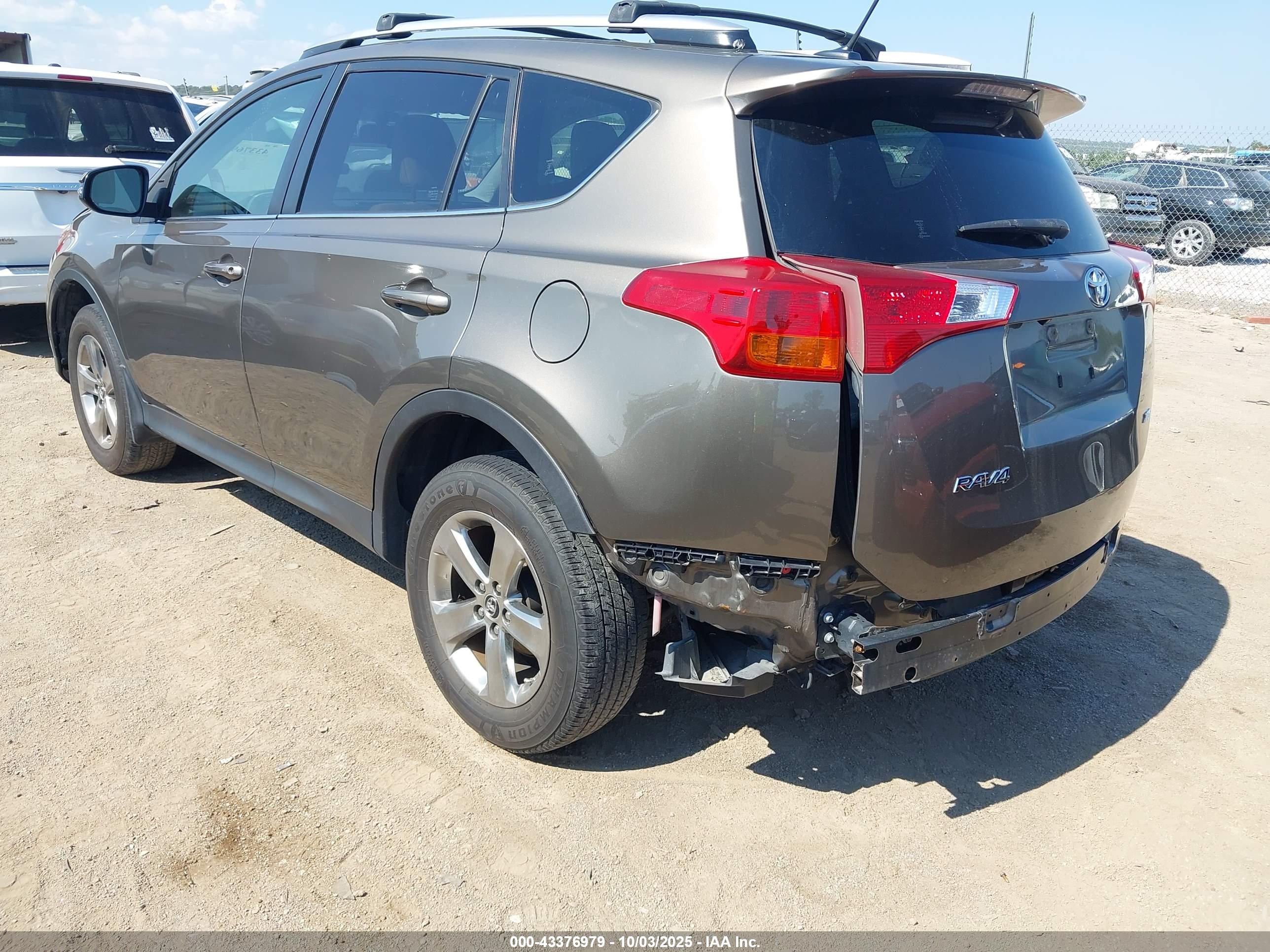 TOYOTA RAV4 image 3