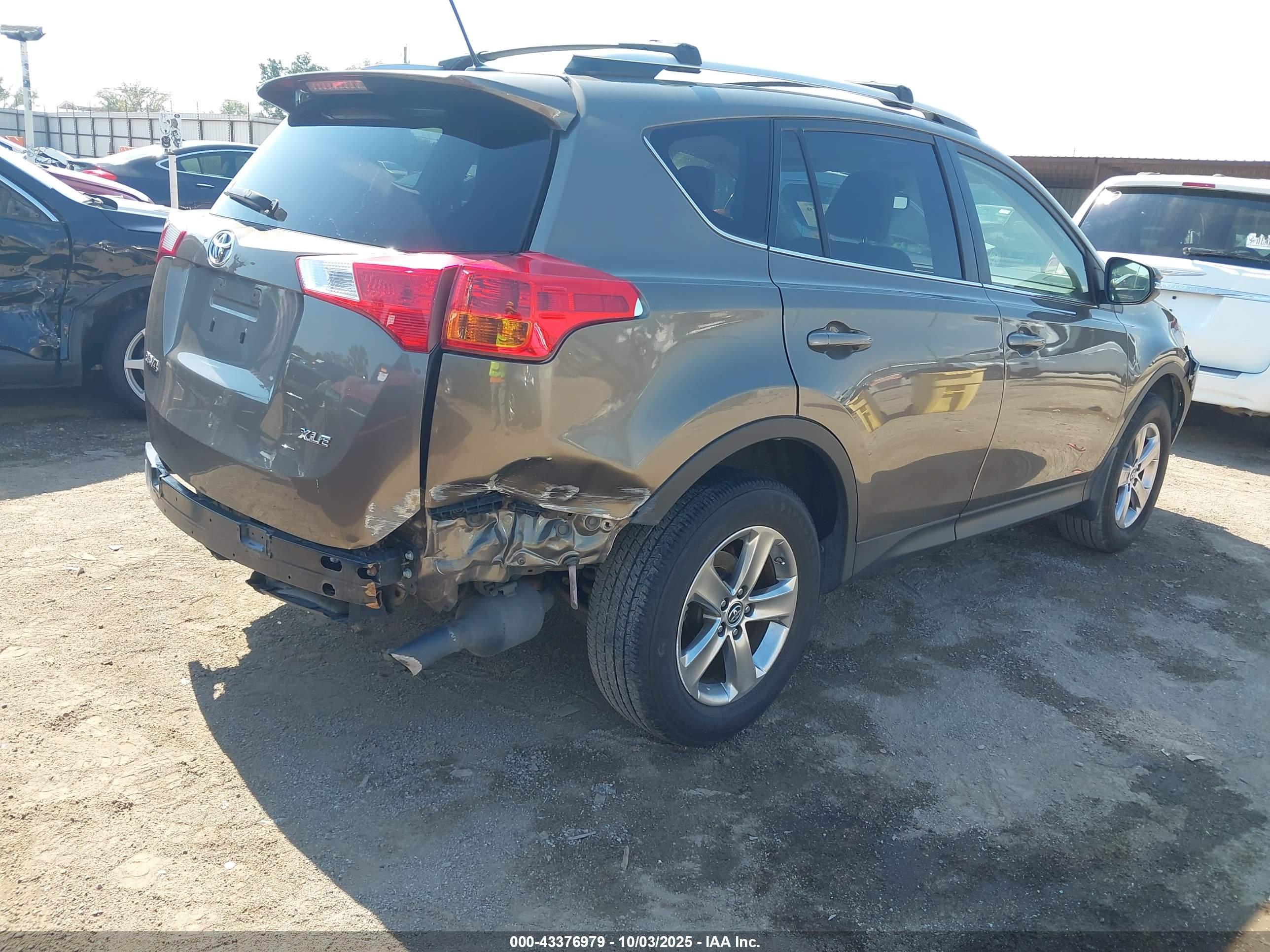 TOYOTA RAV4 image 4