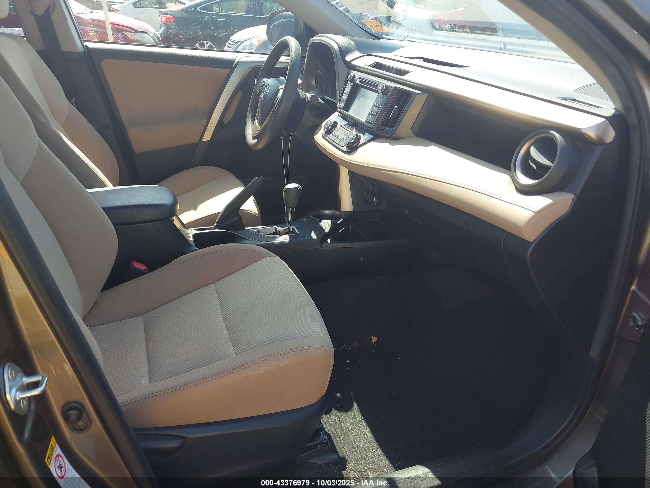 TOYOTA RAV4 image 5