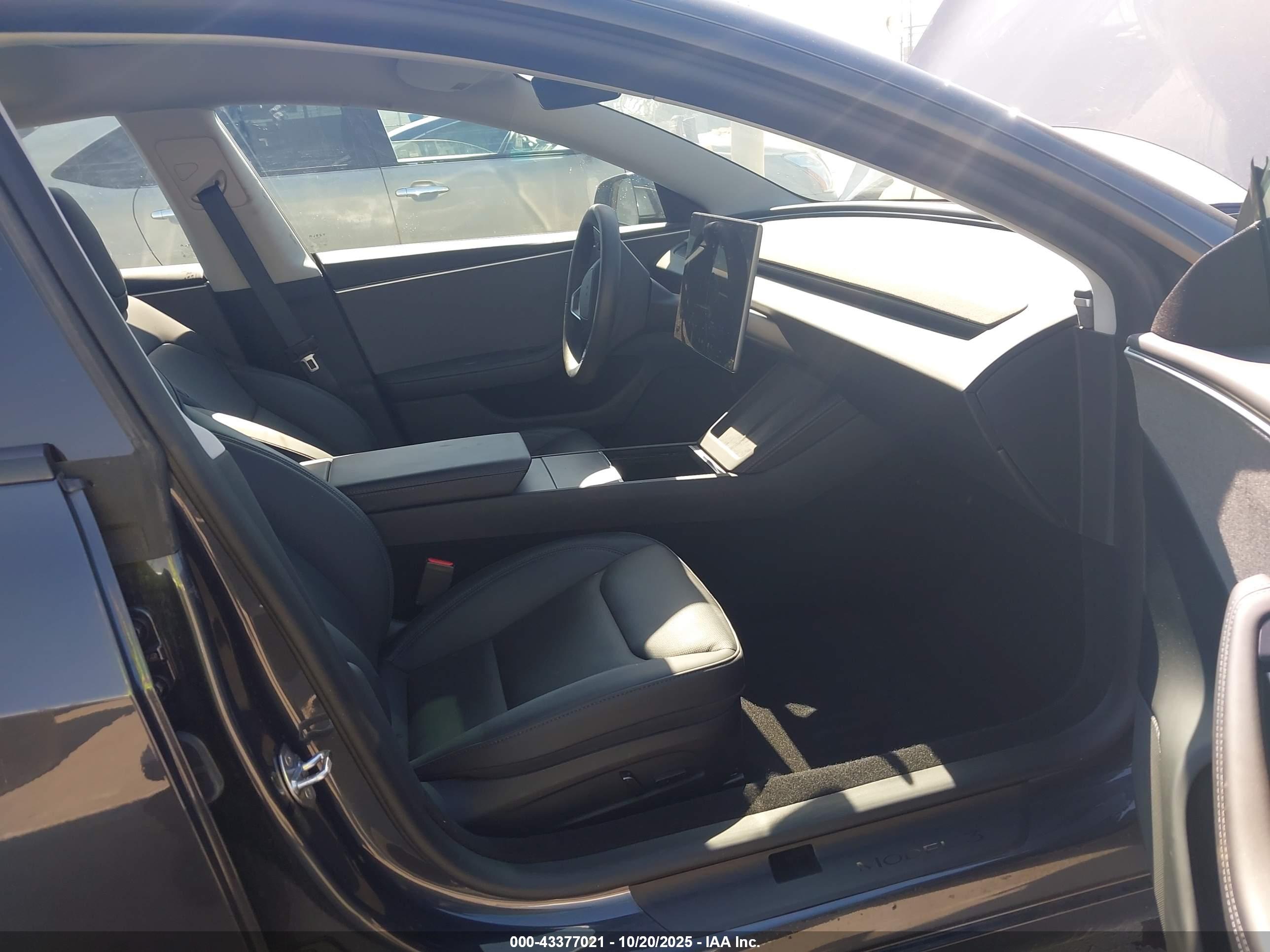 TESLA MODEL image 5