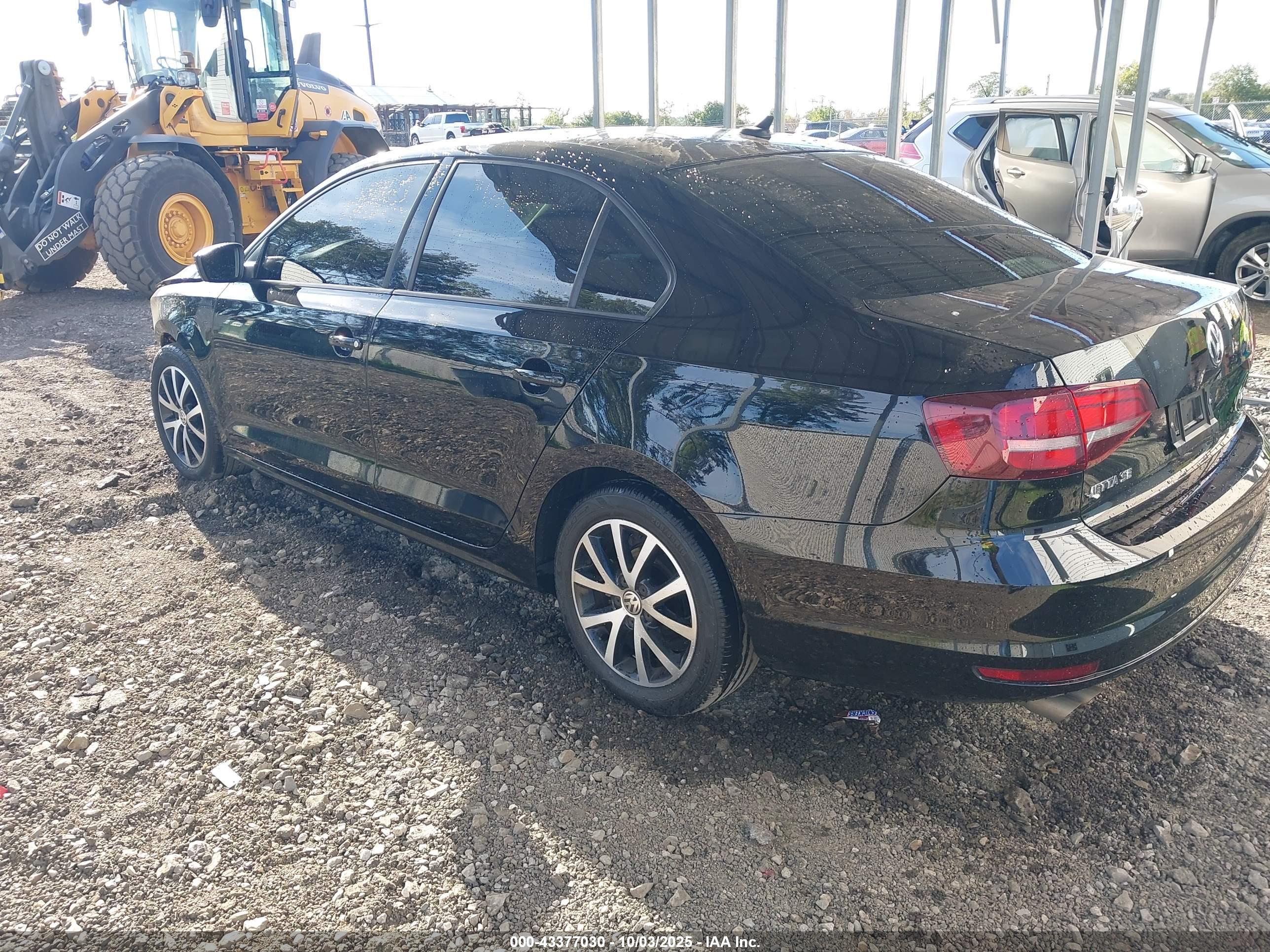 VOLKSWAGEN JETTA image 3