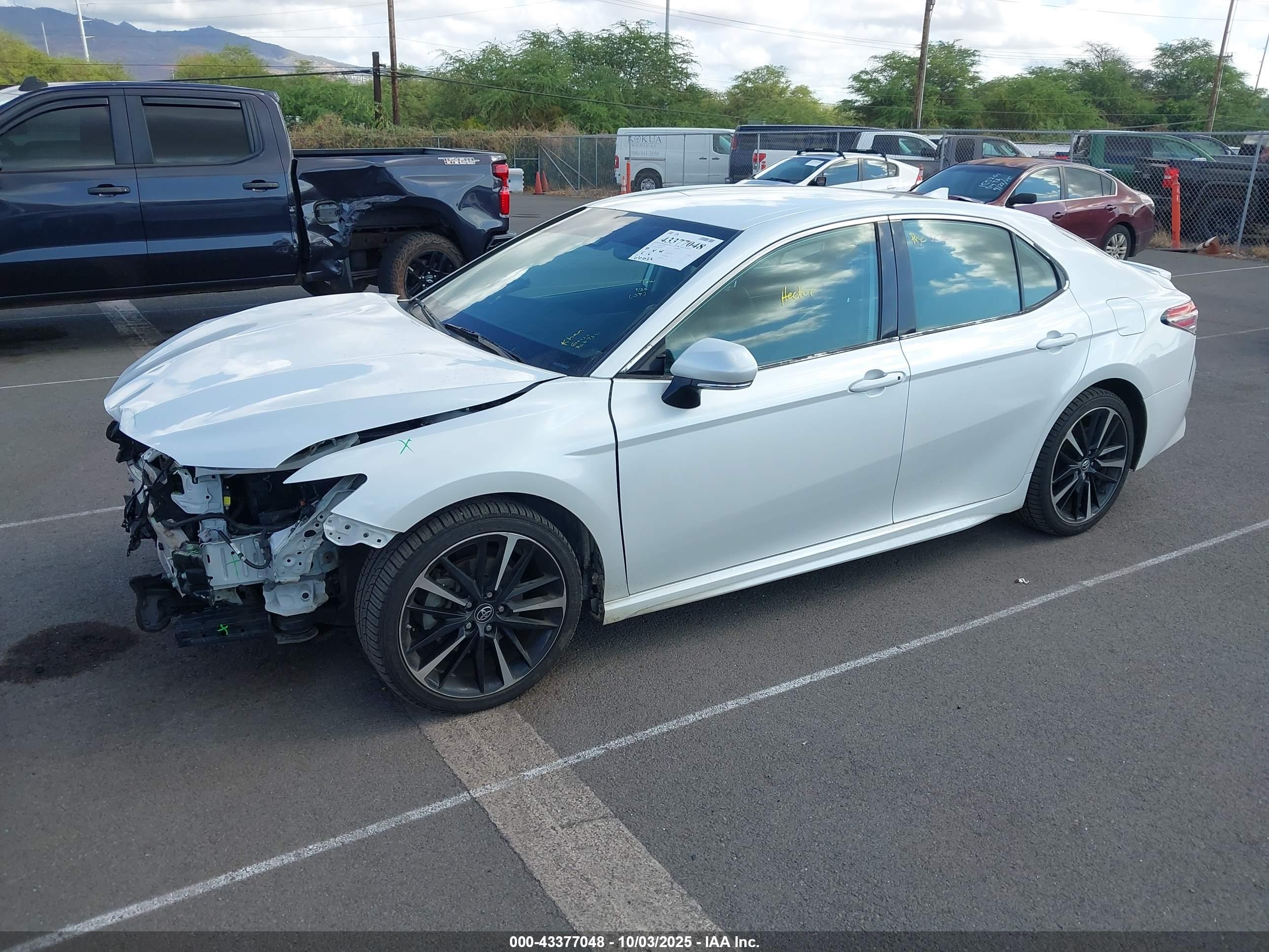 TOYOTA CAMRY image 2