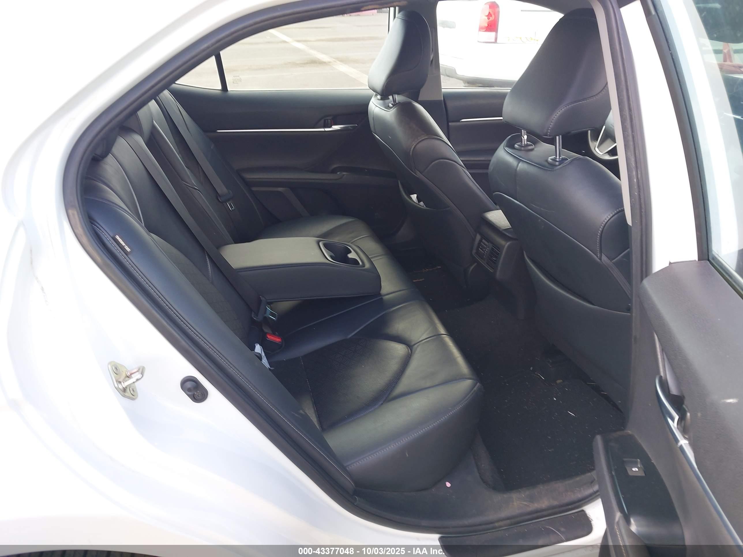 TOYOTA CAMRY image 8