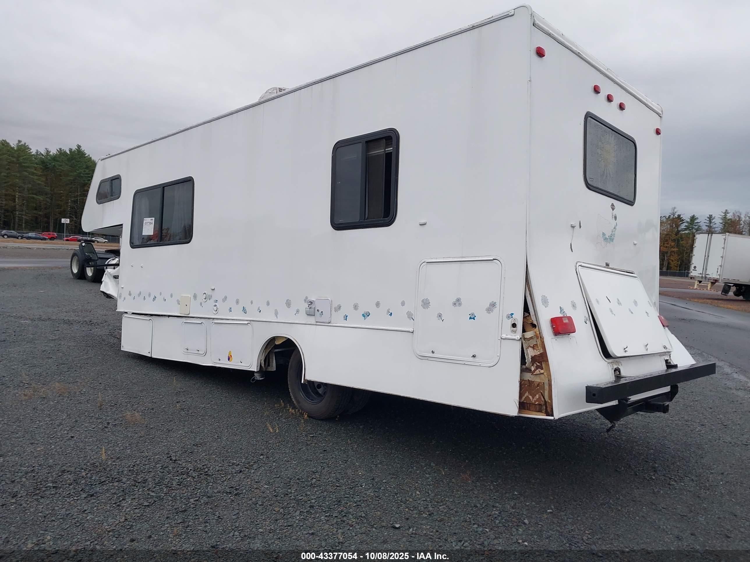 FORD E-450 image 3