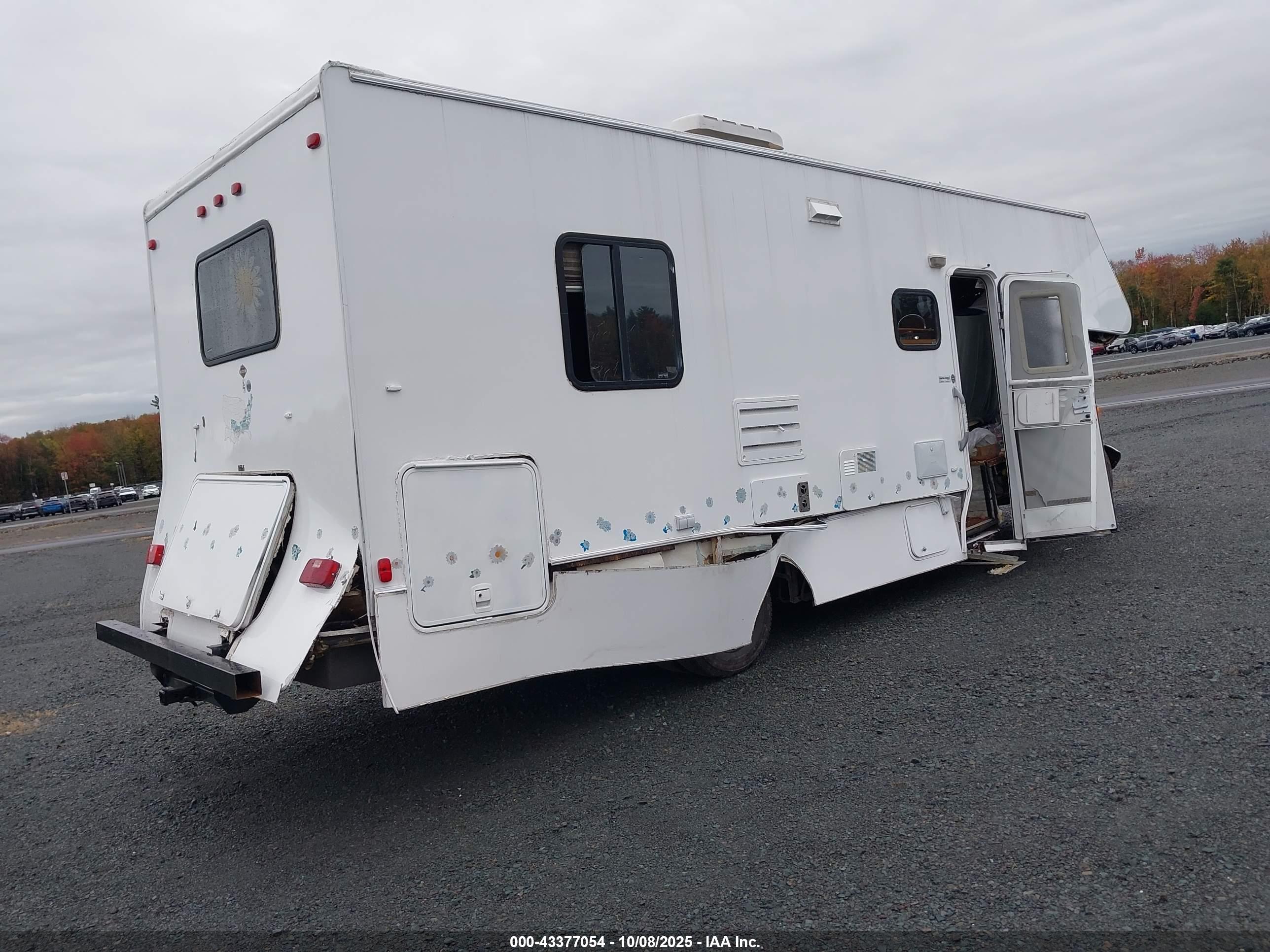 FORD E-450 image 4