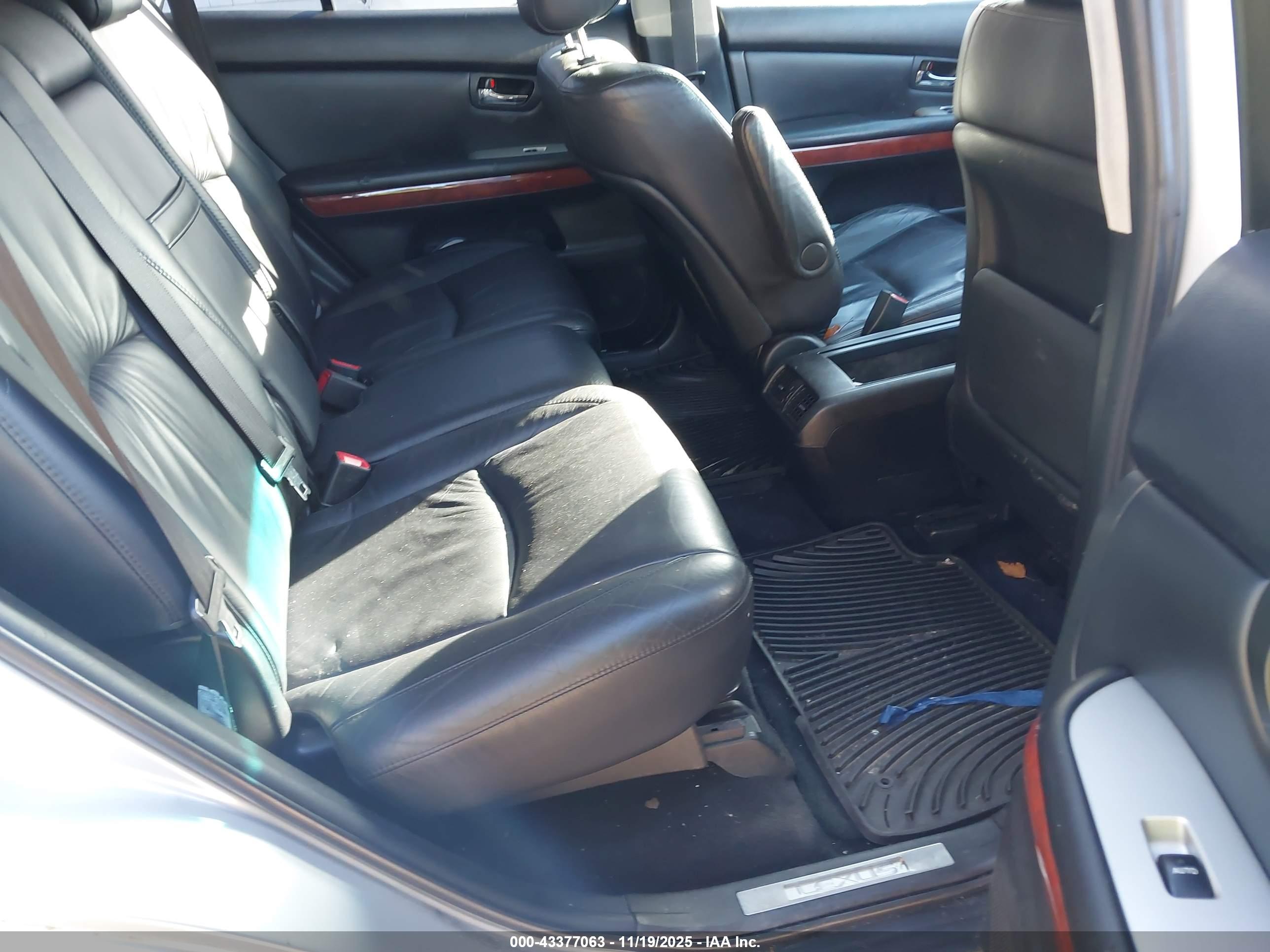 LEXUS RX image 8