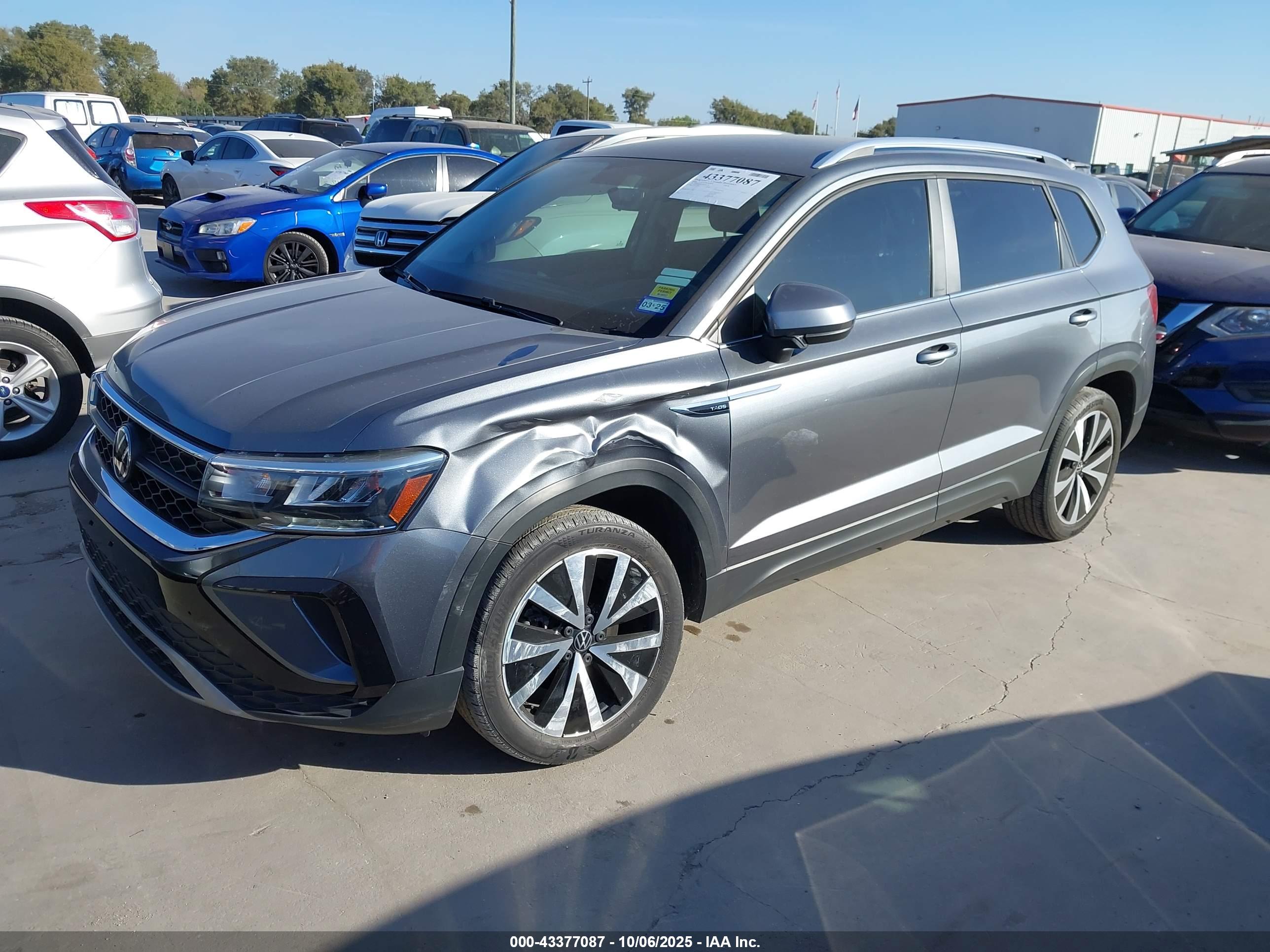VOLKSWAGEN TAOS image 2