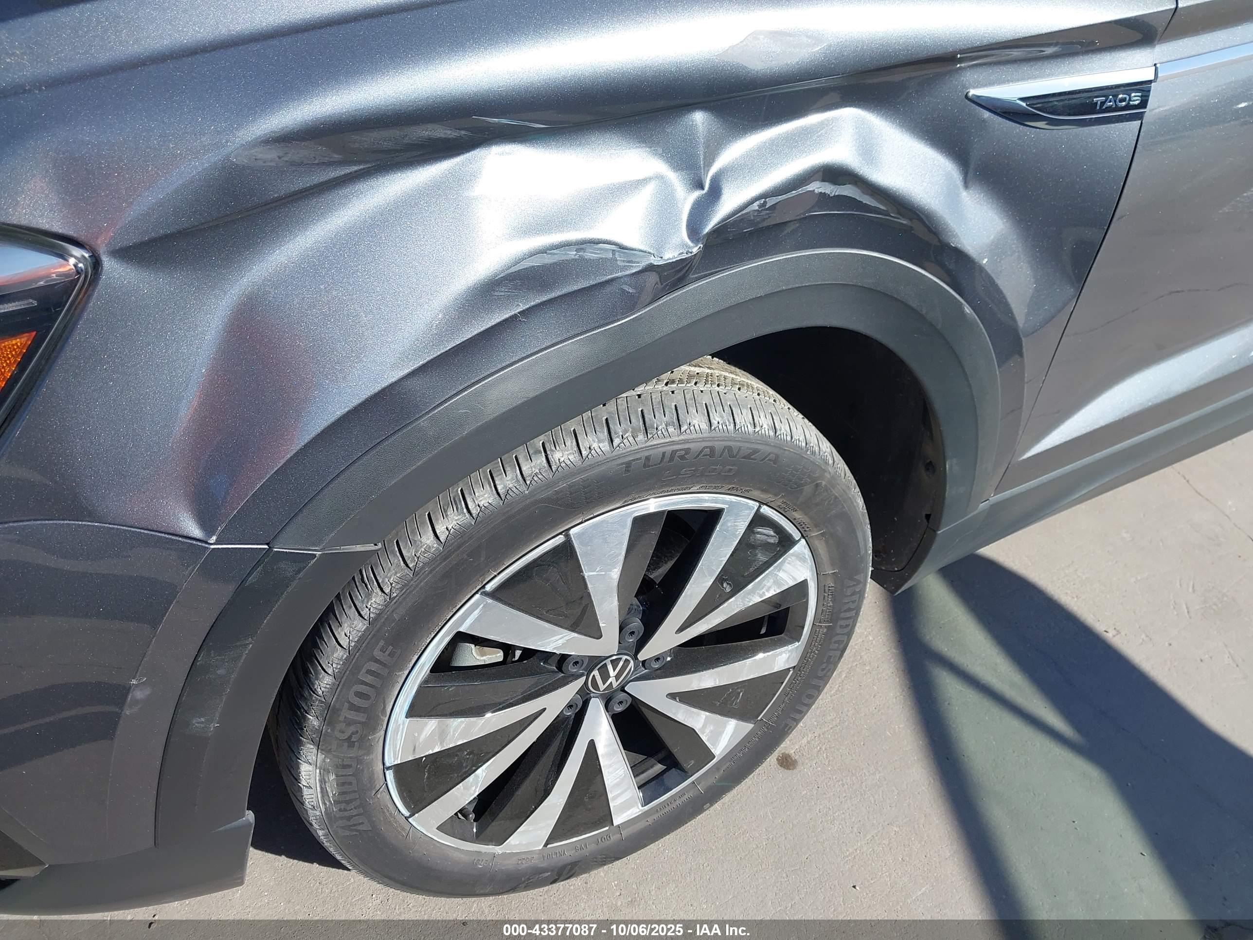 VOLKSWAGEN TAOS image 6