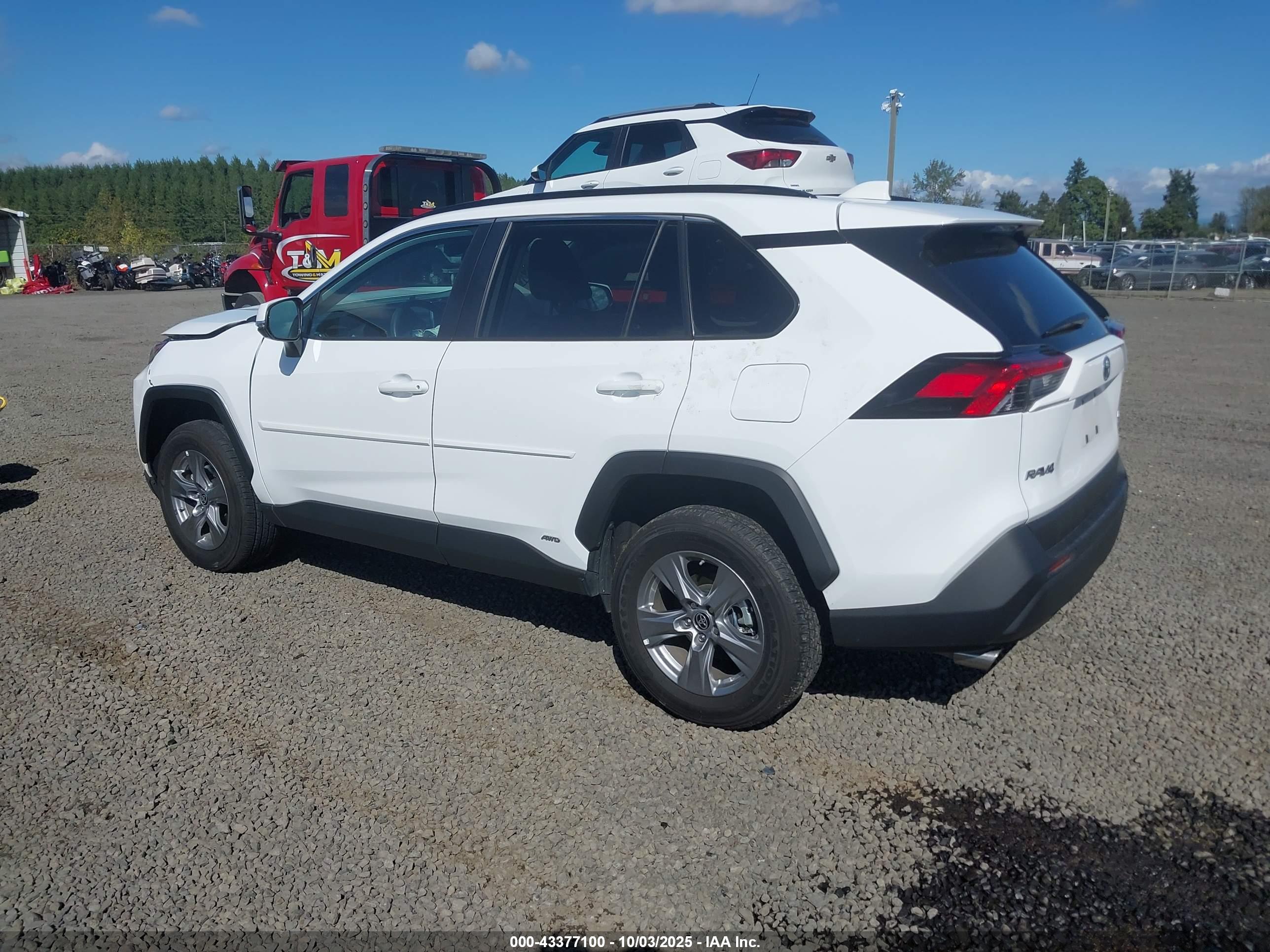 TOYOTA RAV4 image 3
