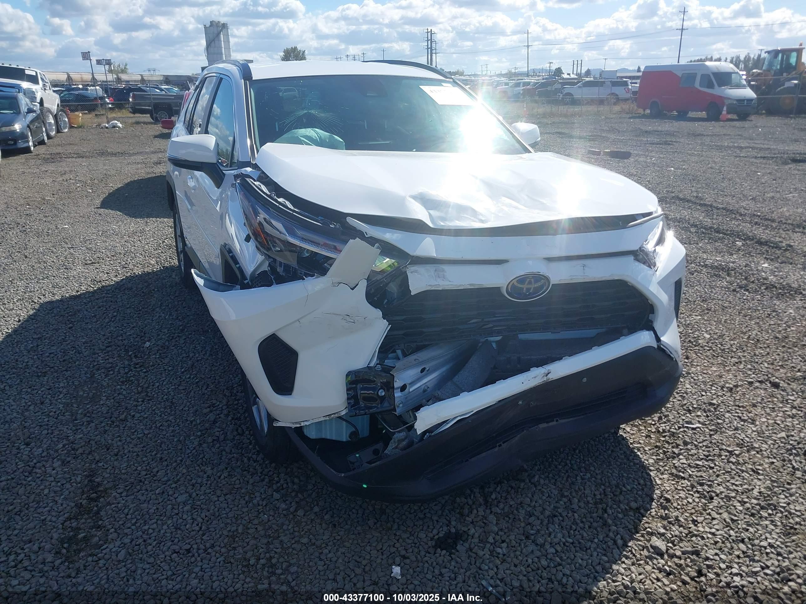 TOYOTA RAV4 image 6