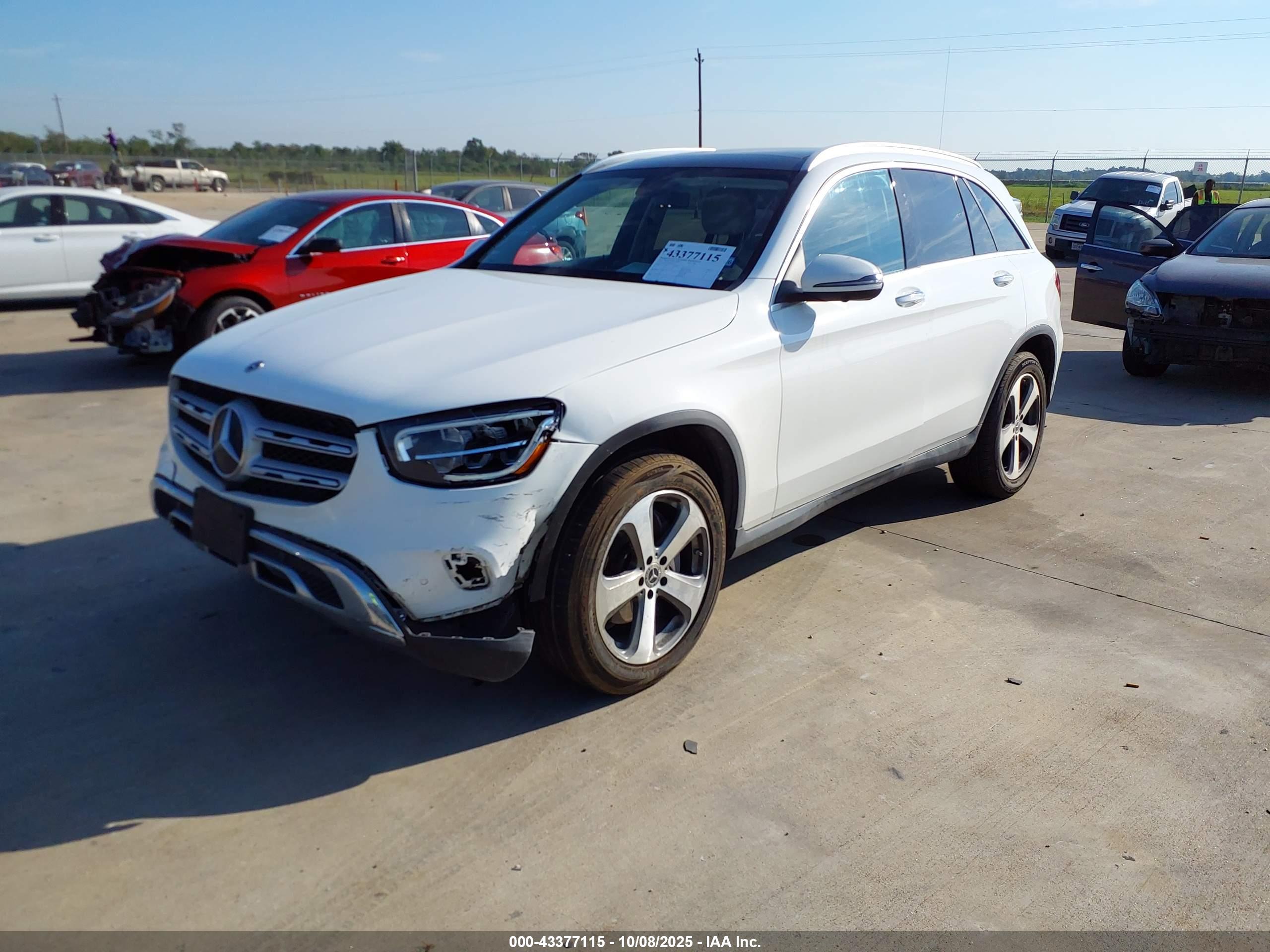 MERCEDES-BENZ GLC image 2