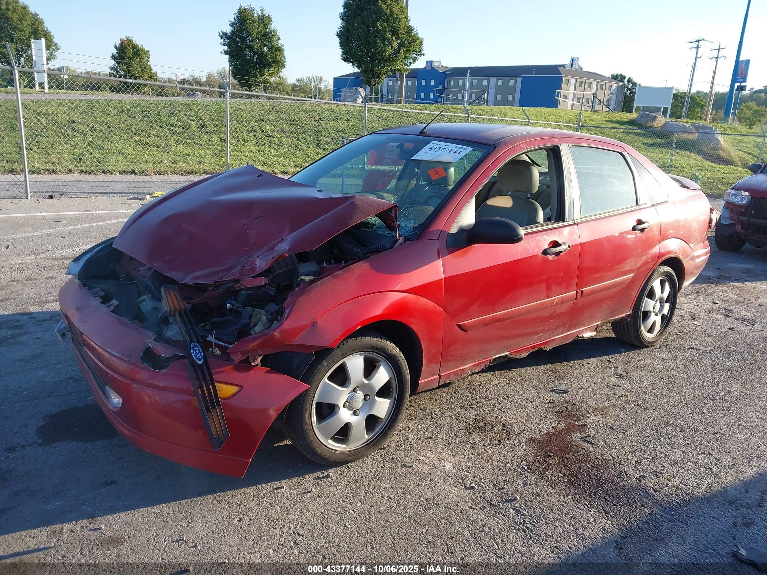 FORD FOCUS image 2