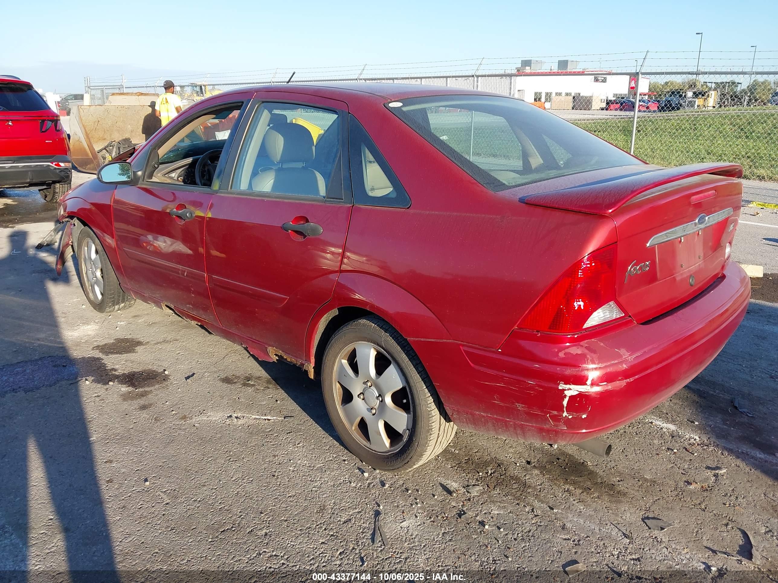 FORD FOCUS image 3
