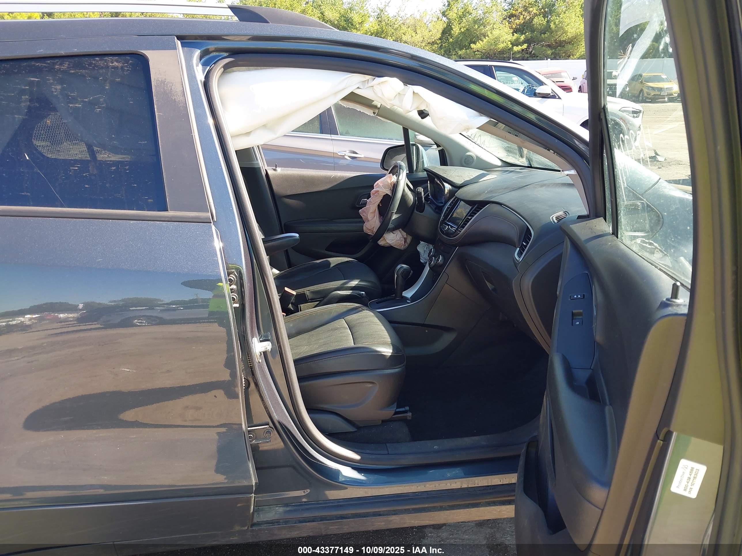 CHEVROLET TRAX image 5