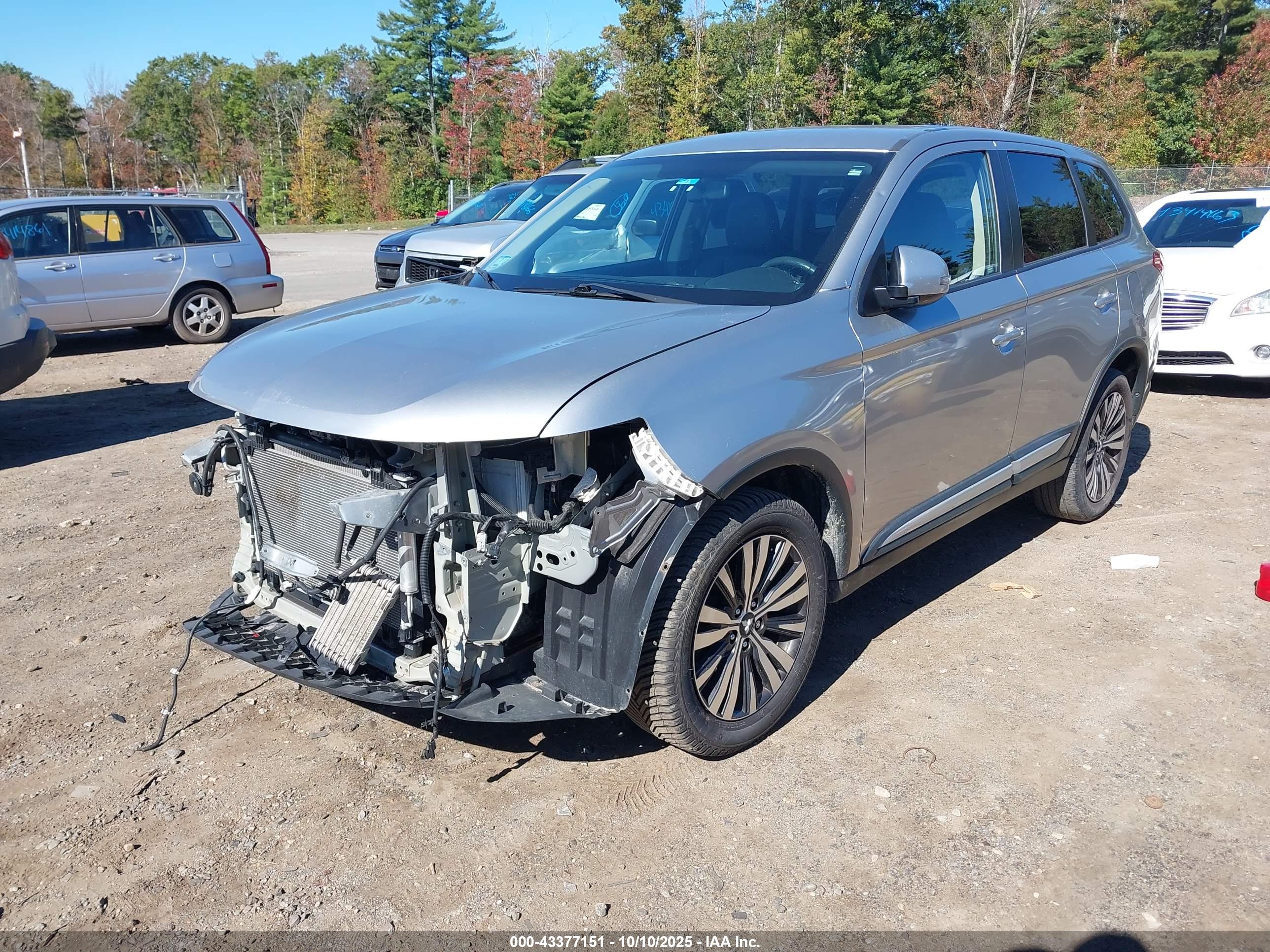 MITSUBISHI OUTLANDER image 2