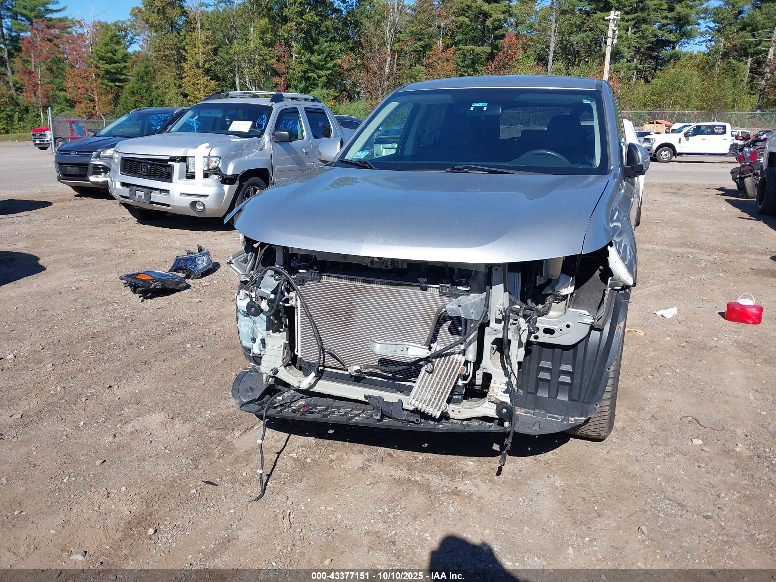 MITSUBISHI OUTLANDER image 6